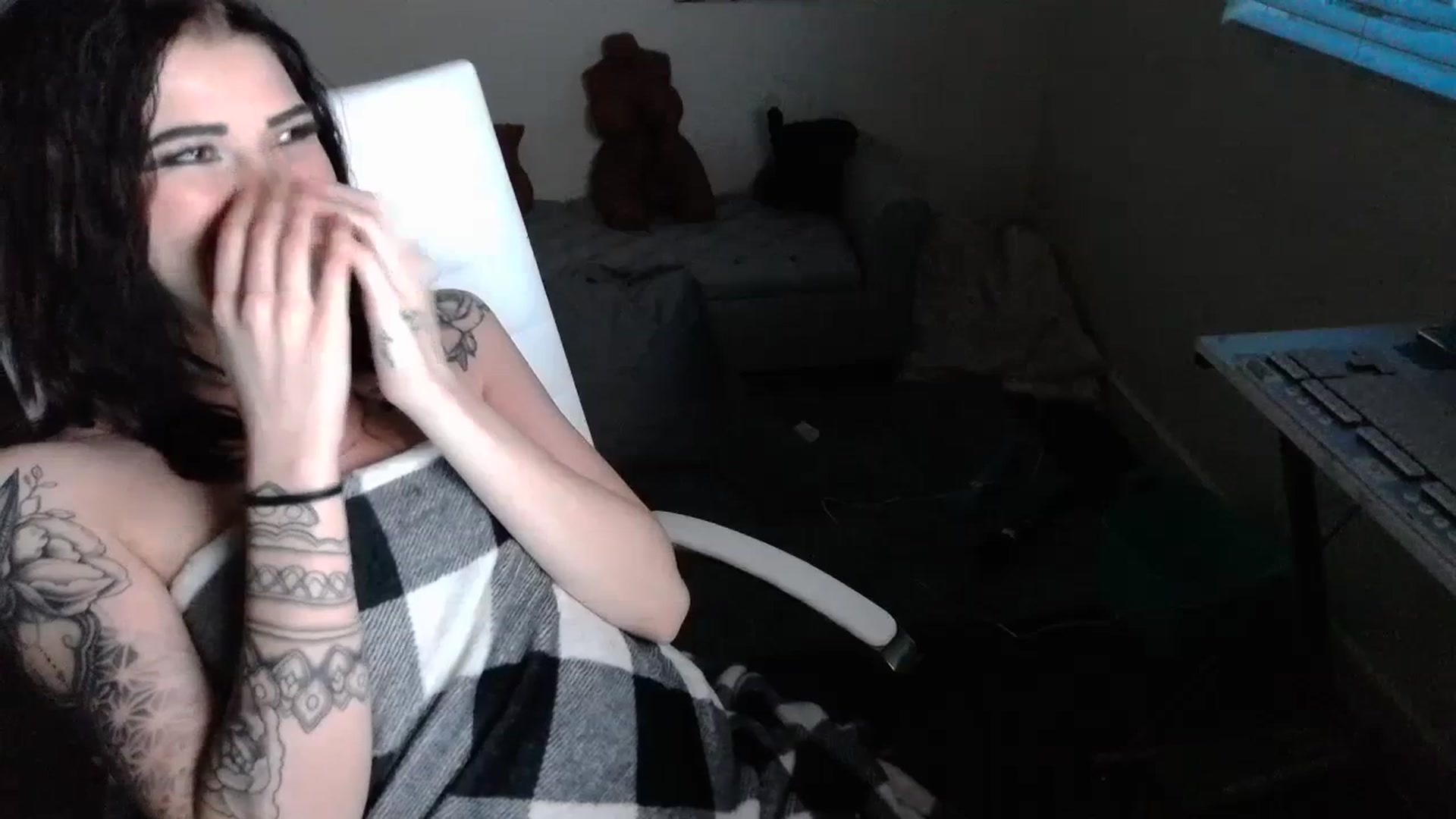 Gallery image thumbnail from KikiKadin's myfreecams stream on, 07/17/2023, 03:26 image 11 of 20