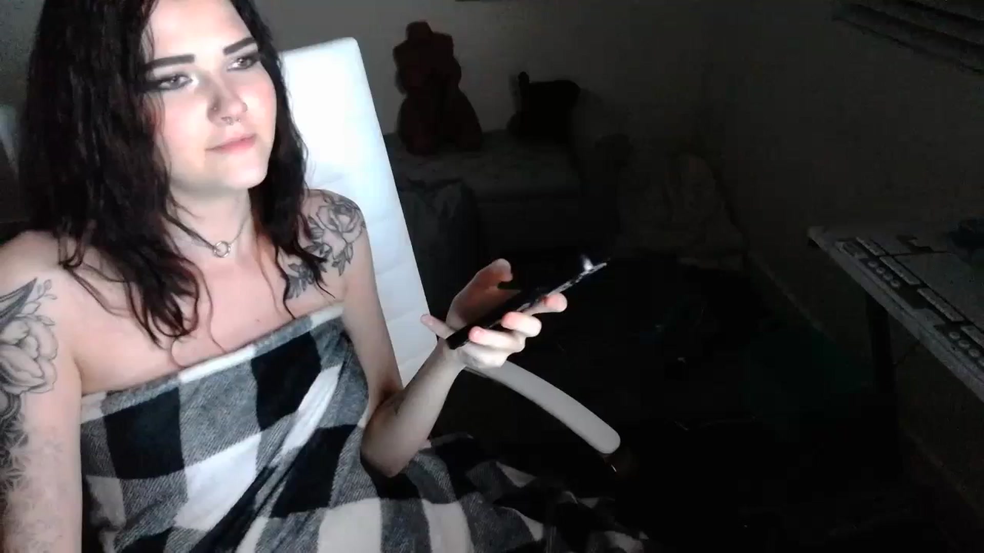 Gallery image thumbnail from KikiKadin's myfreecams stream on, 07/17/2023, 04:17 image 2 of 20