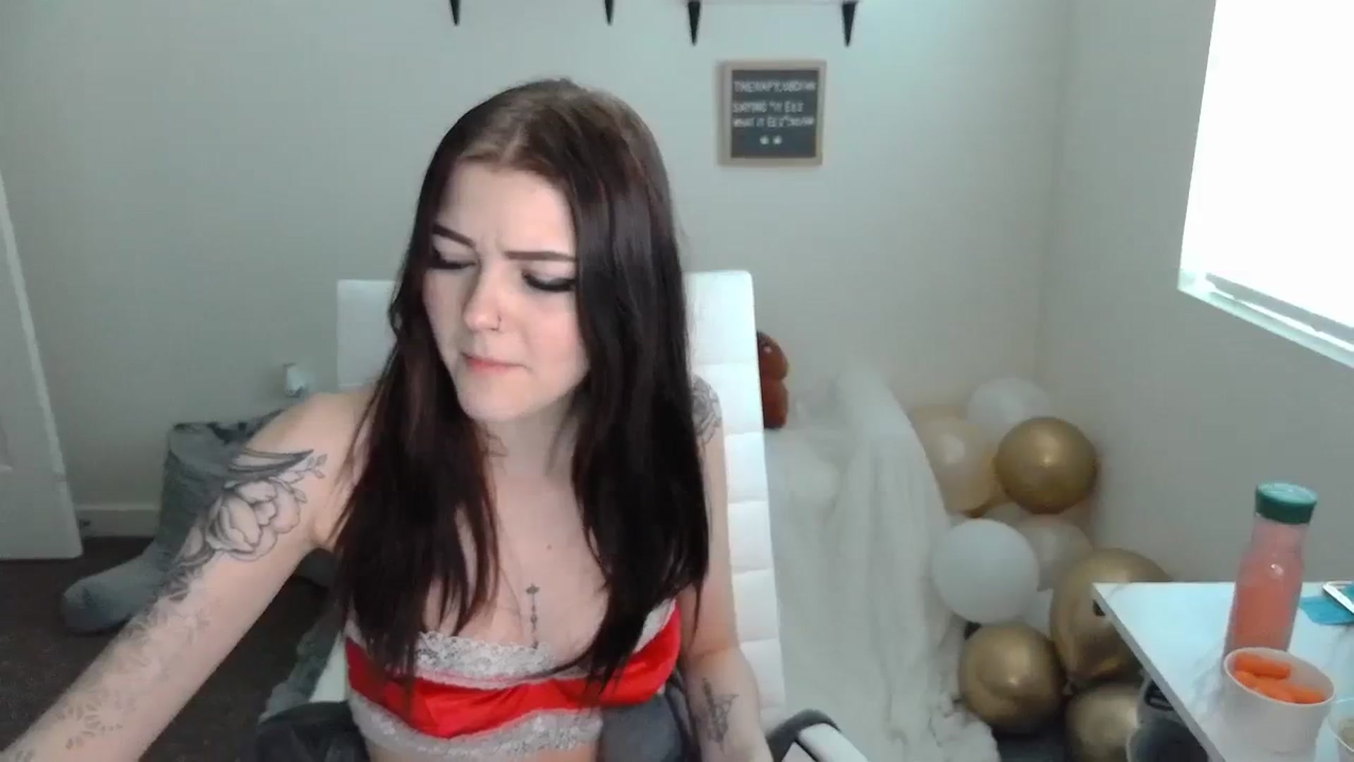 Gallery image thumbnail from KikiKadin's myfreecams stream on, 12/14/2023, 23:14 image 6 of 20
