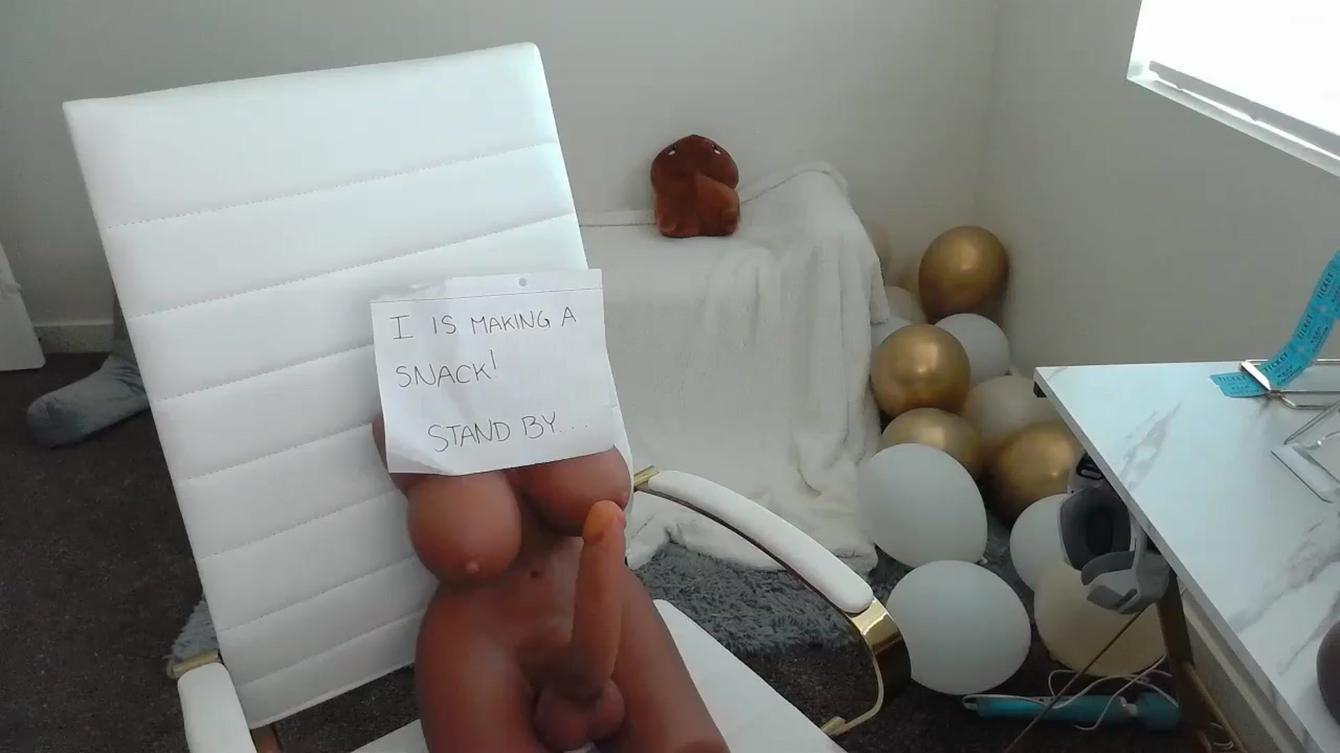Gallery image thumbnail from KikiKadin's myfreecams stream on, 12/15/2023, 23:11 image 10 of 20