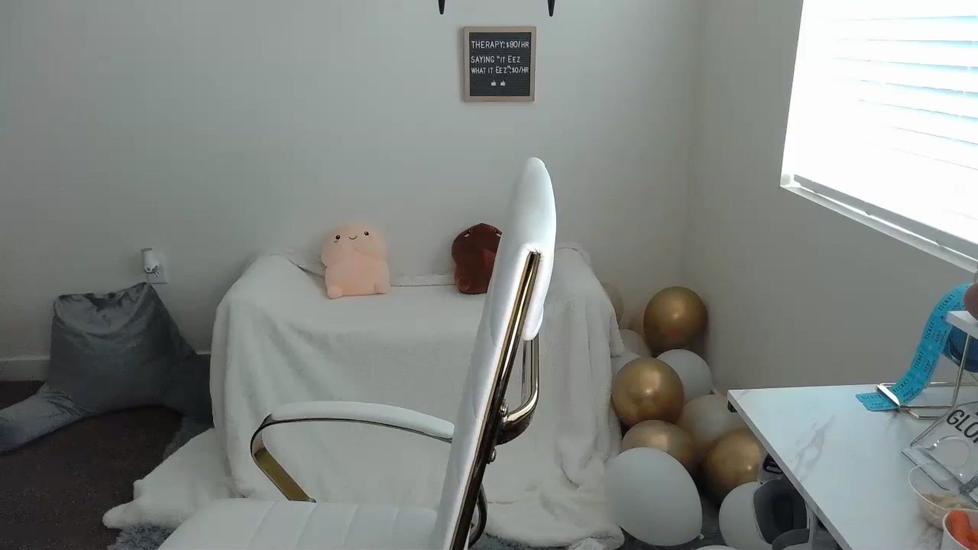 Gallery image thumbnail from KikiKadin's myfreecams stream on, 12/15/2023, 23:11 image 18 of 20