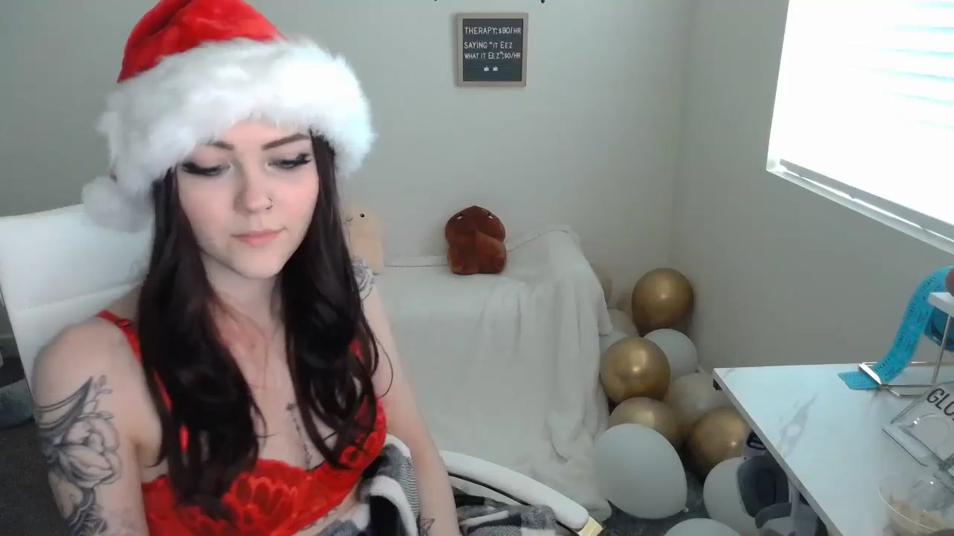 Gallery image thumbnail from KikiKadin's myfreecams stream on, 12/15/2023, 23:34 image 4 of 20