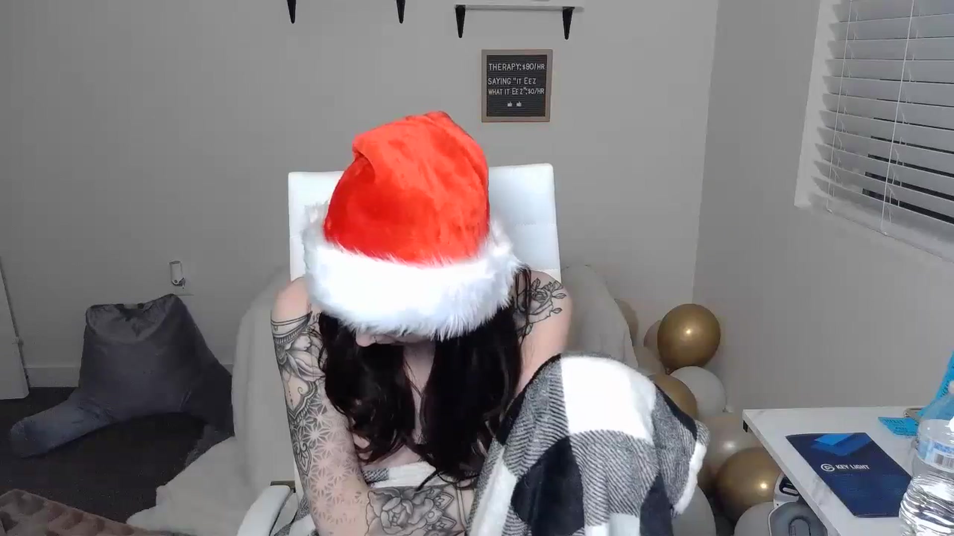 Gallery image thumbnail from KikiKadin's myfreecams stream on, 12/16/2023, 01:26 image 19 of 20