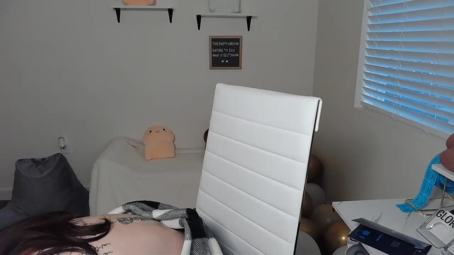 Gallery image thumbnail from KikiKadin's myfreecams stream on, 12/16/2023, 01:26 image 2 of 20