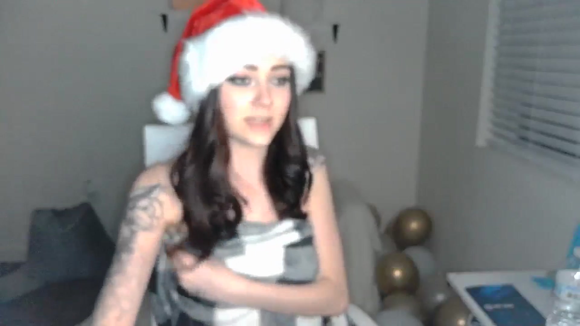 Gallery image thumbnail from KikiKadin's myfreecams stream on, 12/16/2023, 01:26 image 12 of 20