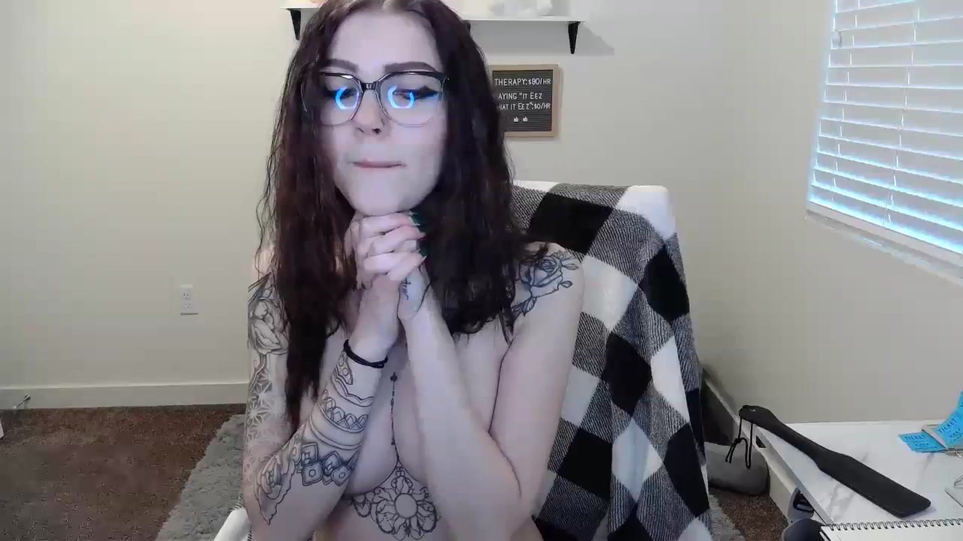 Gallery image thumbnail from KikiKadin's myfreecams stream on, 01/02/2024, 01:51 image 9 of 20