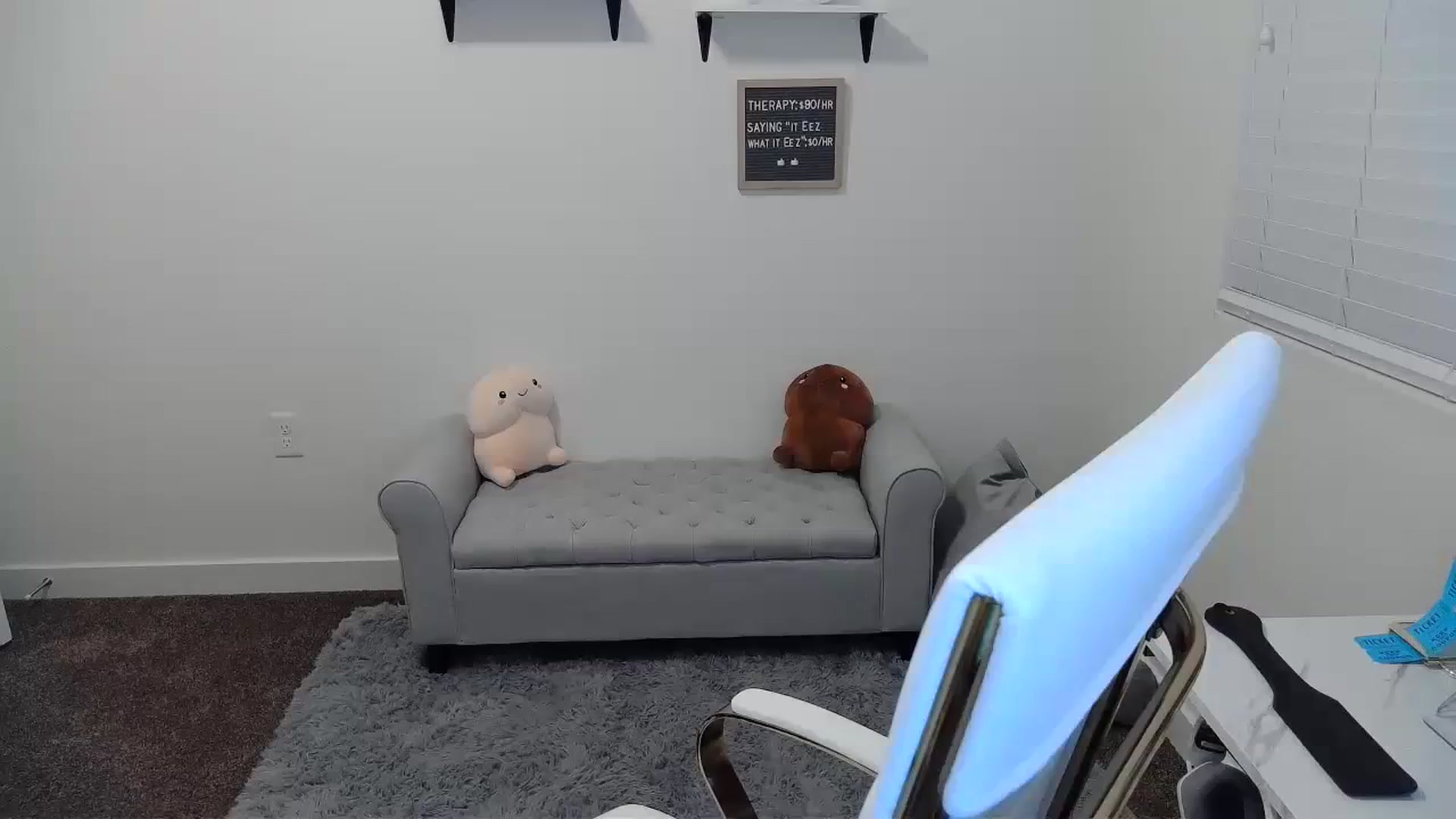 Gallery image thumbnail from KikiKadin's myfreecams stream on, 01/02/2024, 02:47 image 12 of 20