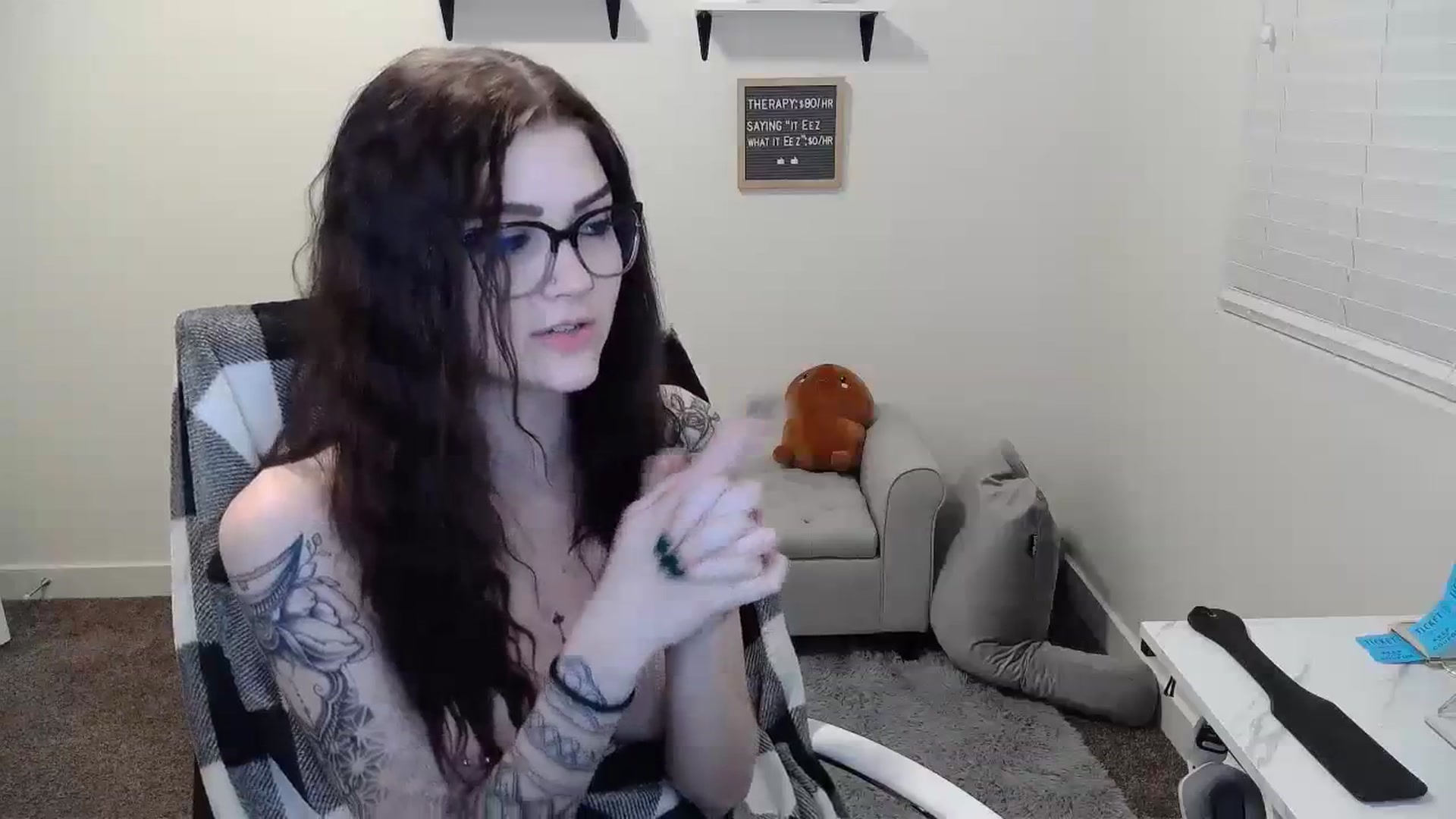 Gallery image thumbnail from KikiKadin's myfreecams stream on, 01/02/2024, 02:47 image 10 of 20