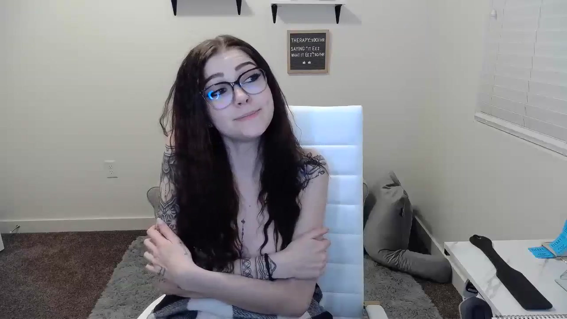 Gallery image thumbnail from KikiKadin's myfreecams stream on, 01/02/2024, 02:47 image 19 of 20