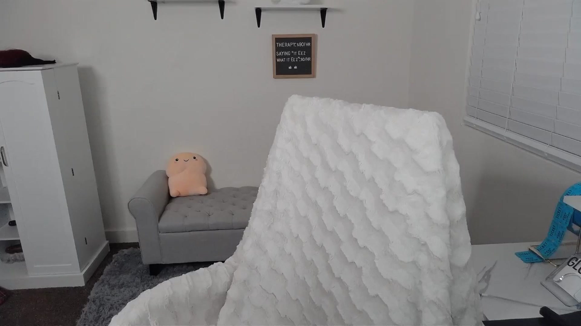 Gallery image thumbnail from KikiKadin's myfreecams stream on, 01/08/2024, 05:10 image 5 of 20