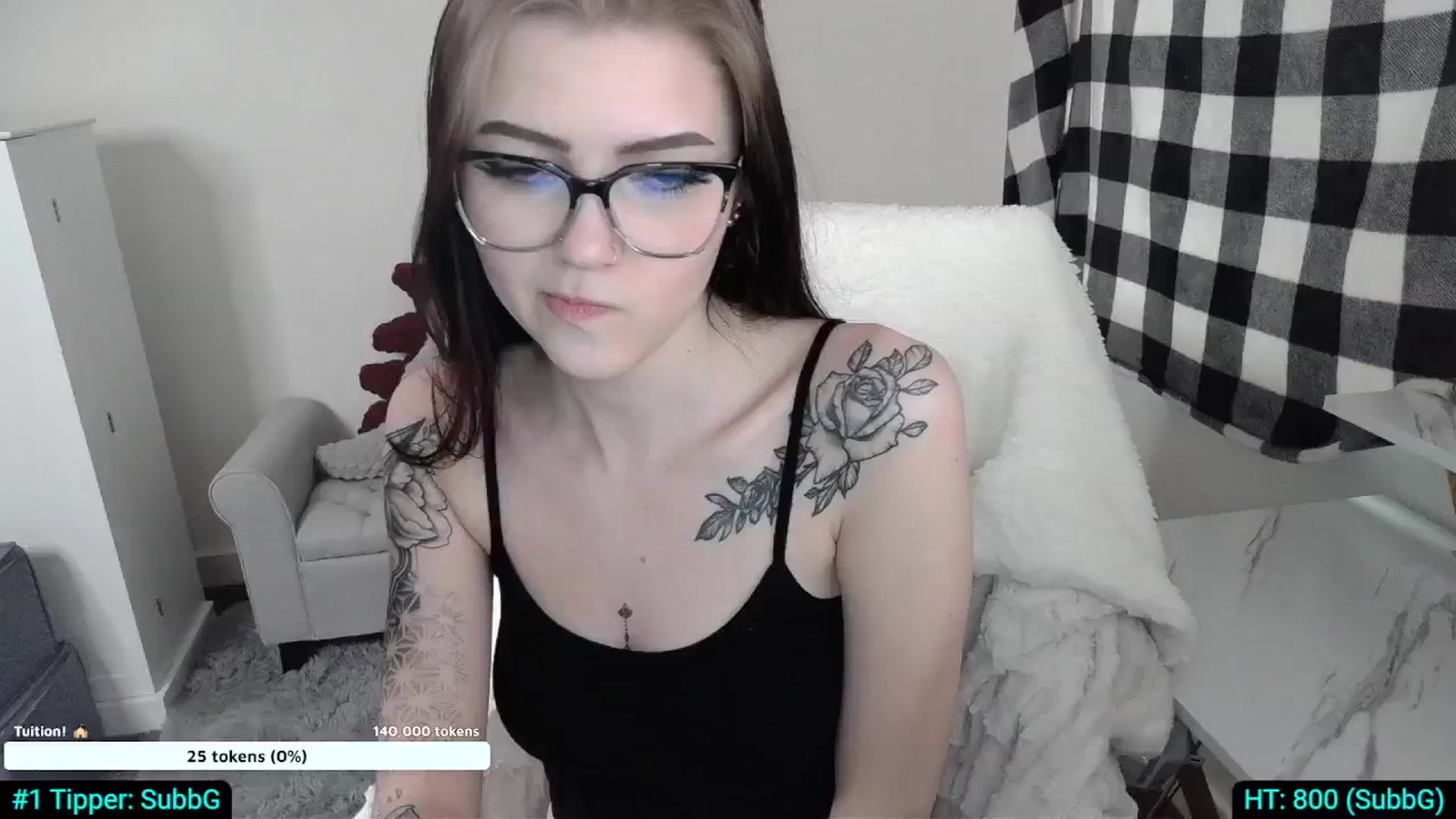 Gallery image thumbnail from KikiKadin's myfreecams stream on, 04/23/2024, 03:27 image 10 of 20