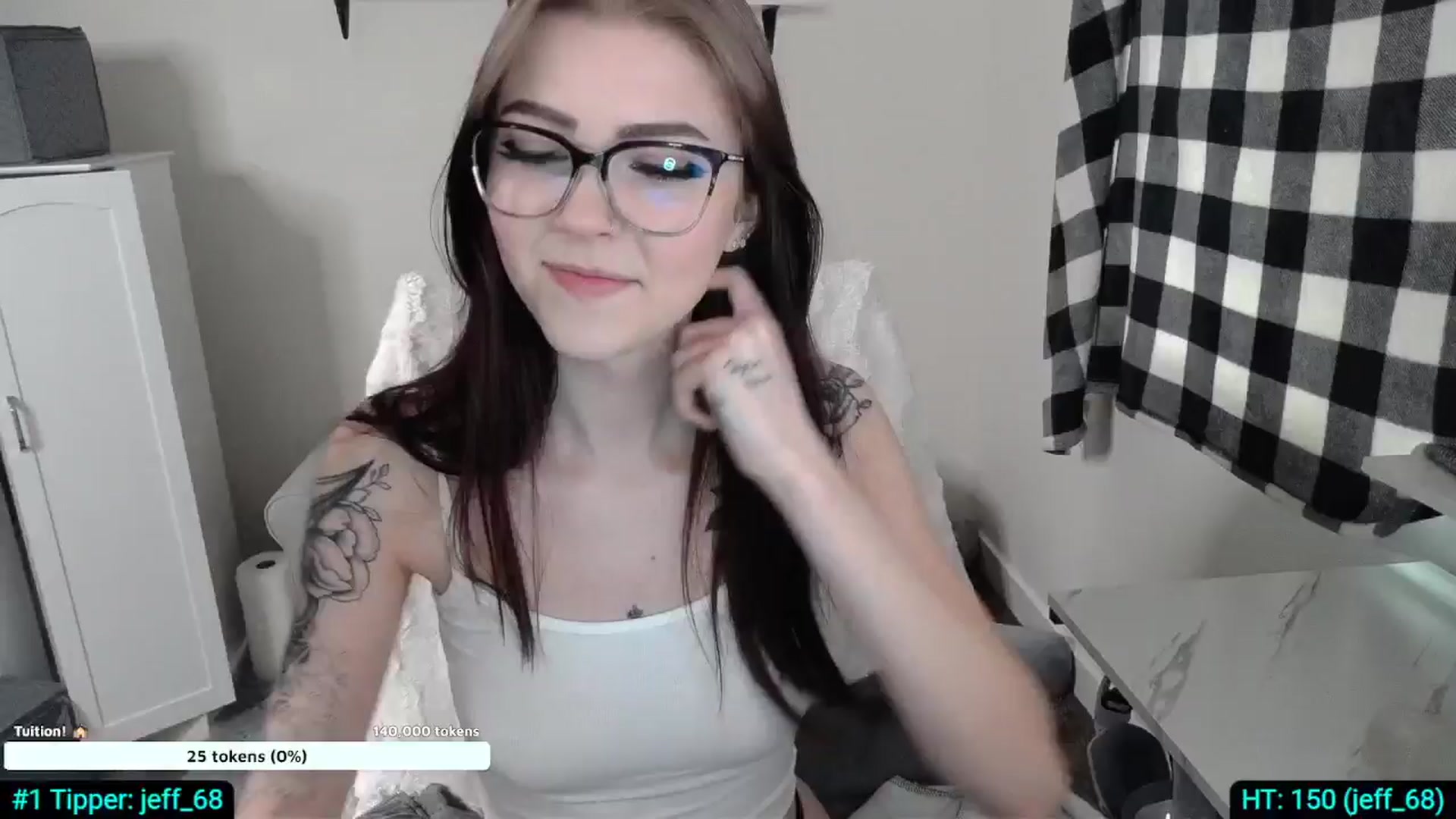 Gallery image thumbnail from KikiKadin's myfreecams stream on, 04/28/2024, 24:55 image 14 of 20