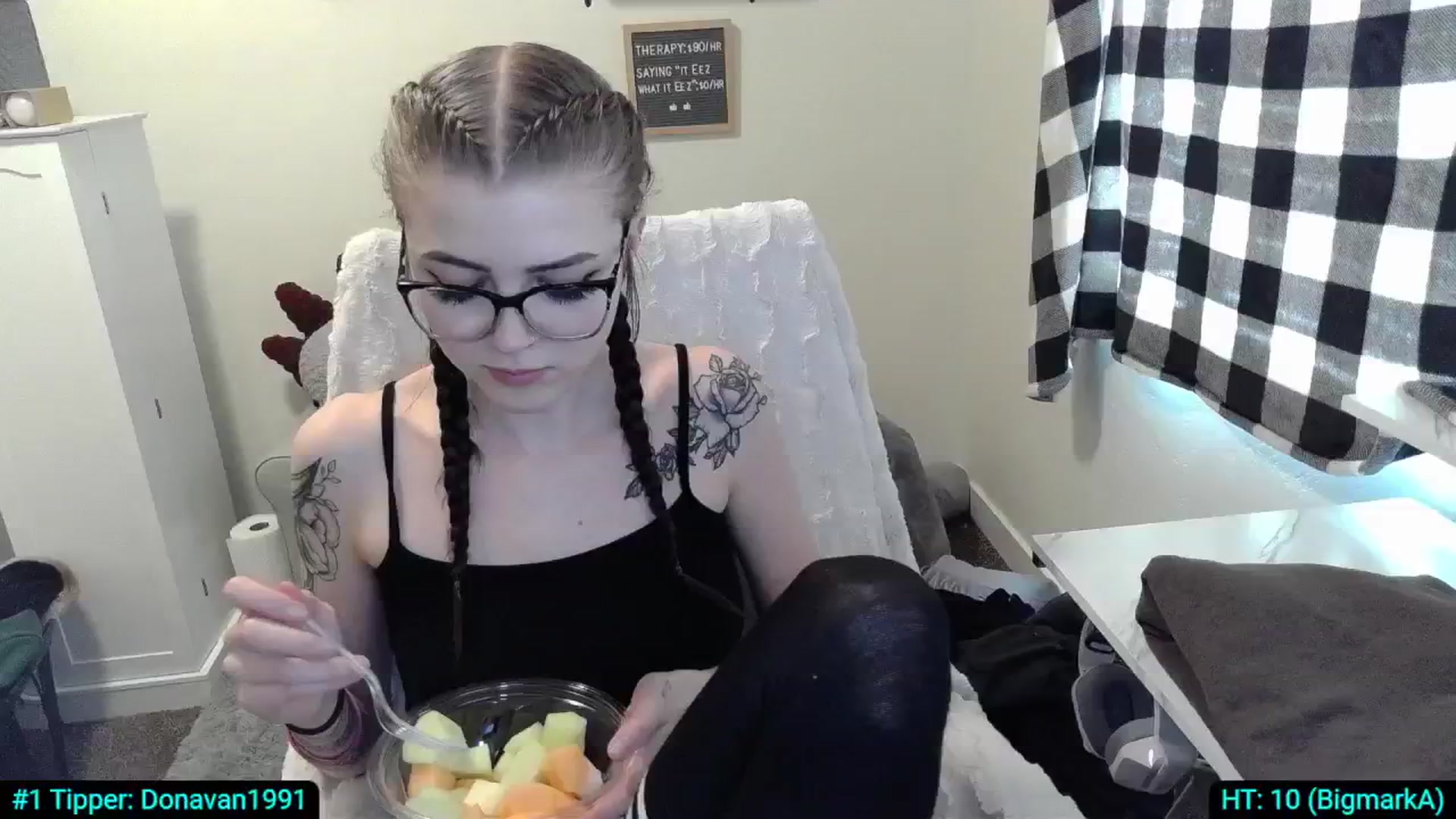 Gallery image thumbnail from KikiKadin's myfreecams stream on, 05/06/2024, 22:49 image 20 of 20