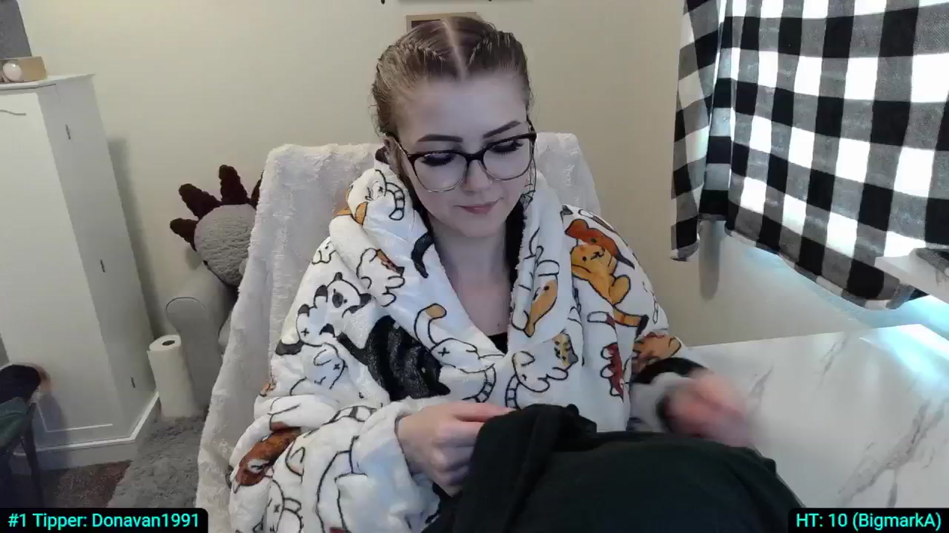 Gallery image thumbnail from KikiKadin's myfreecams stream on, 05/06/2024, 22:49 image 17 of 20