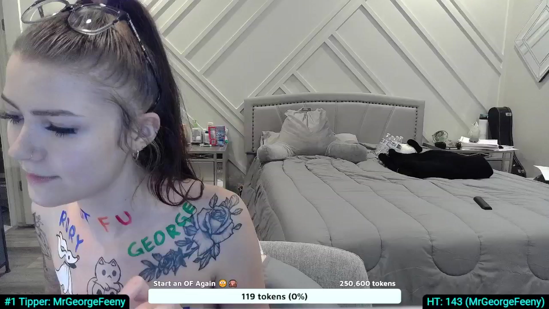 Gallery image thumbnail from KikiKadin's myfreecams stream on, 10/25/2024, 22:57 image 14 of 20