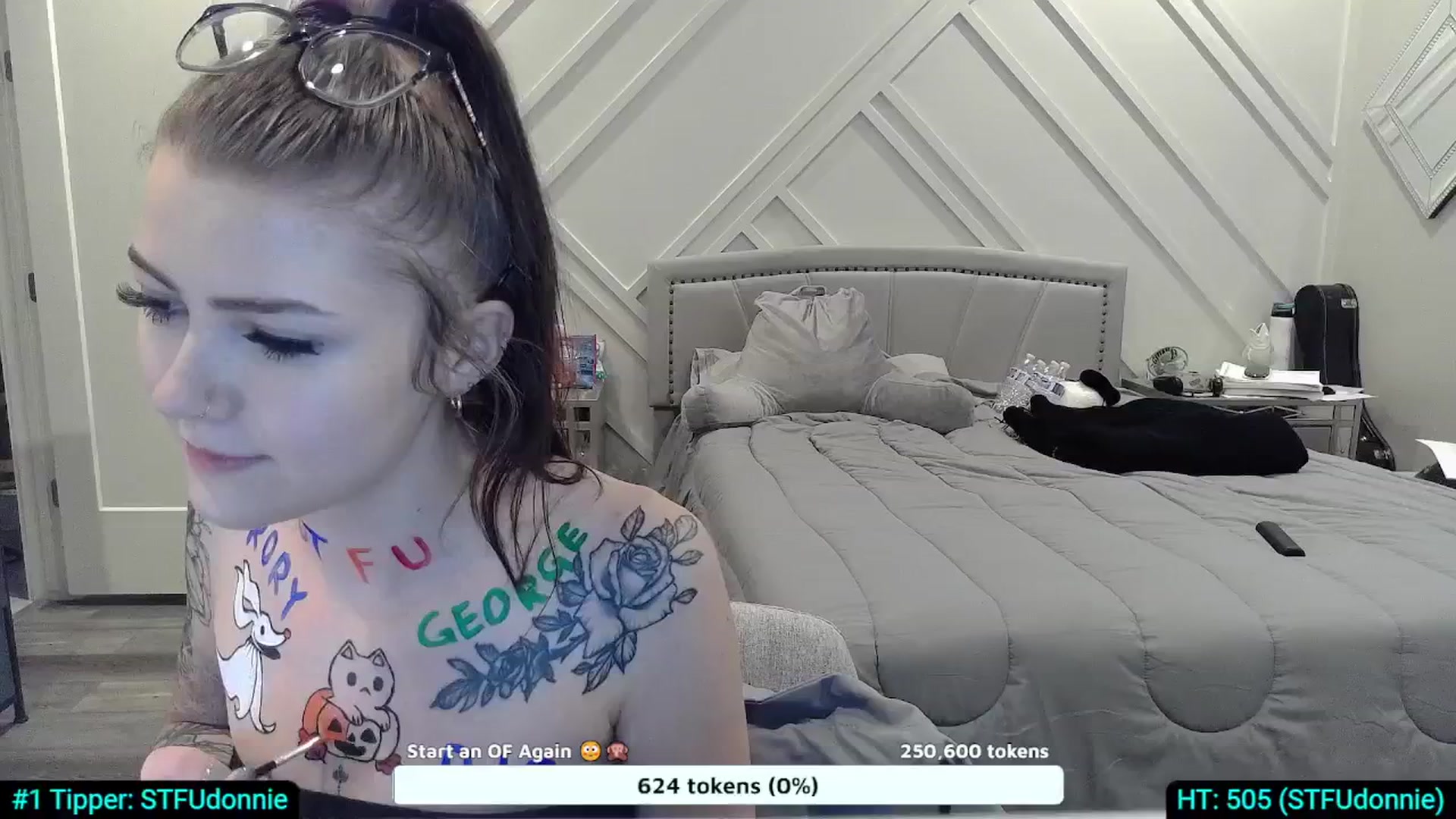 Gallery image thumbnail from KikiKadin's myfreecams stream on, 10/25/2024, 22:57 image 15 of 20