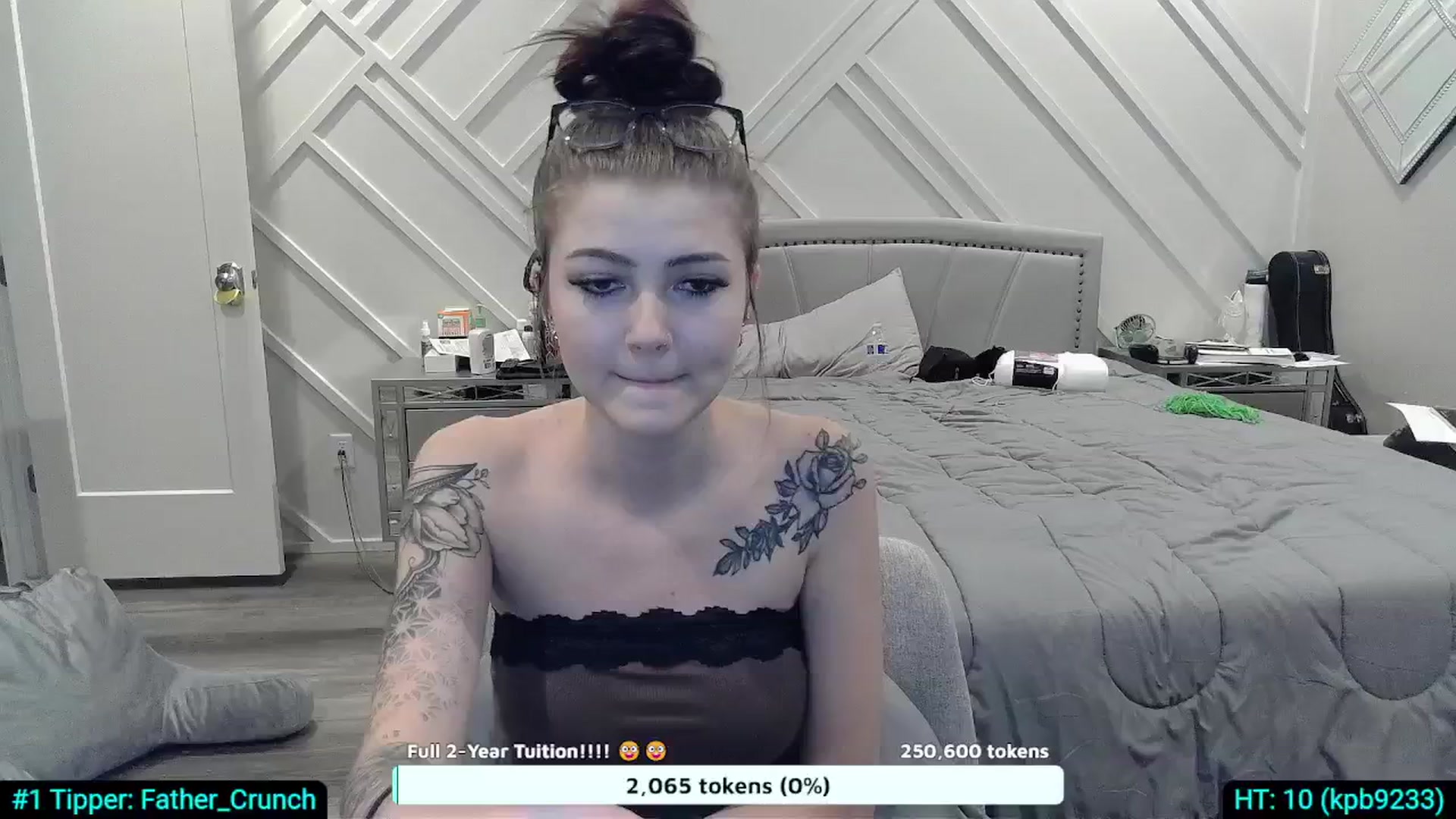 Gallery image thumbnail from KikiKadin's myfreecams stream on, 10/27/2024, 24:38 image 11 of 20