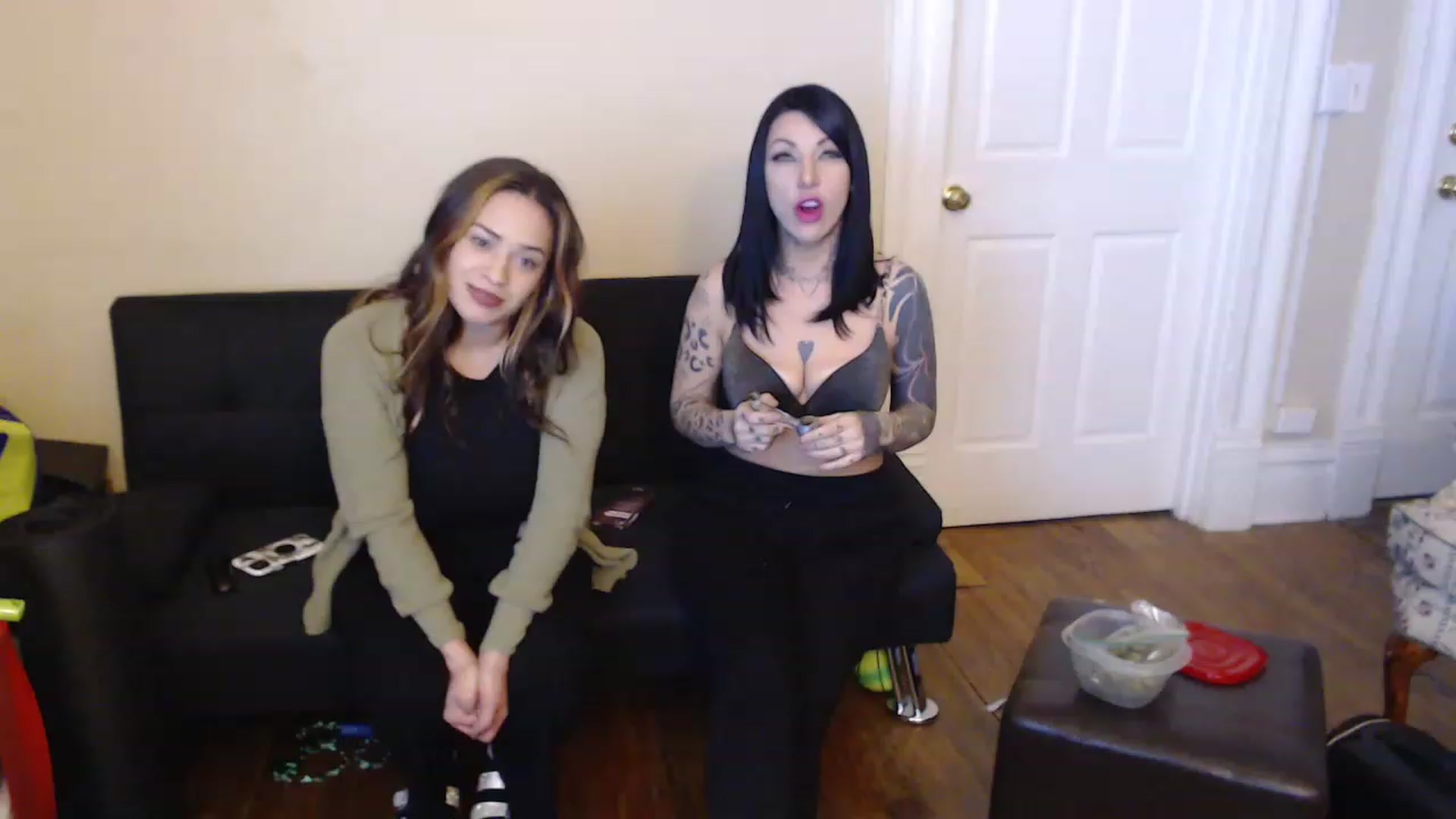 Gallery image thumbnail from KikiKumings's myfreecams stream on, 02/04/2023, 01:59 image 10 of 20