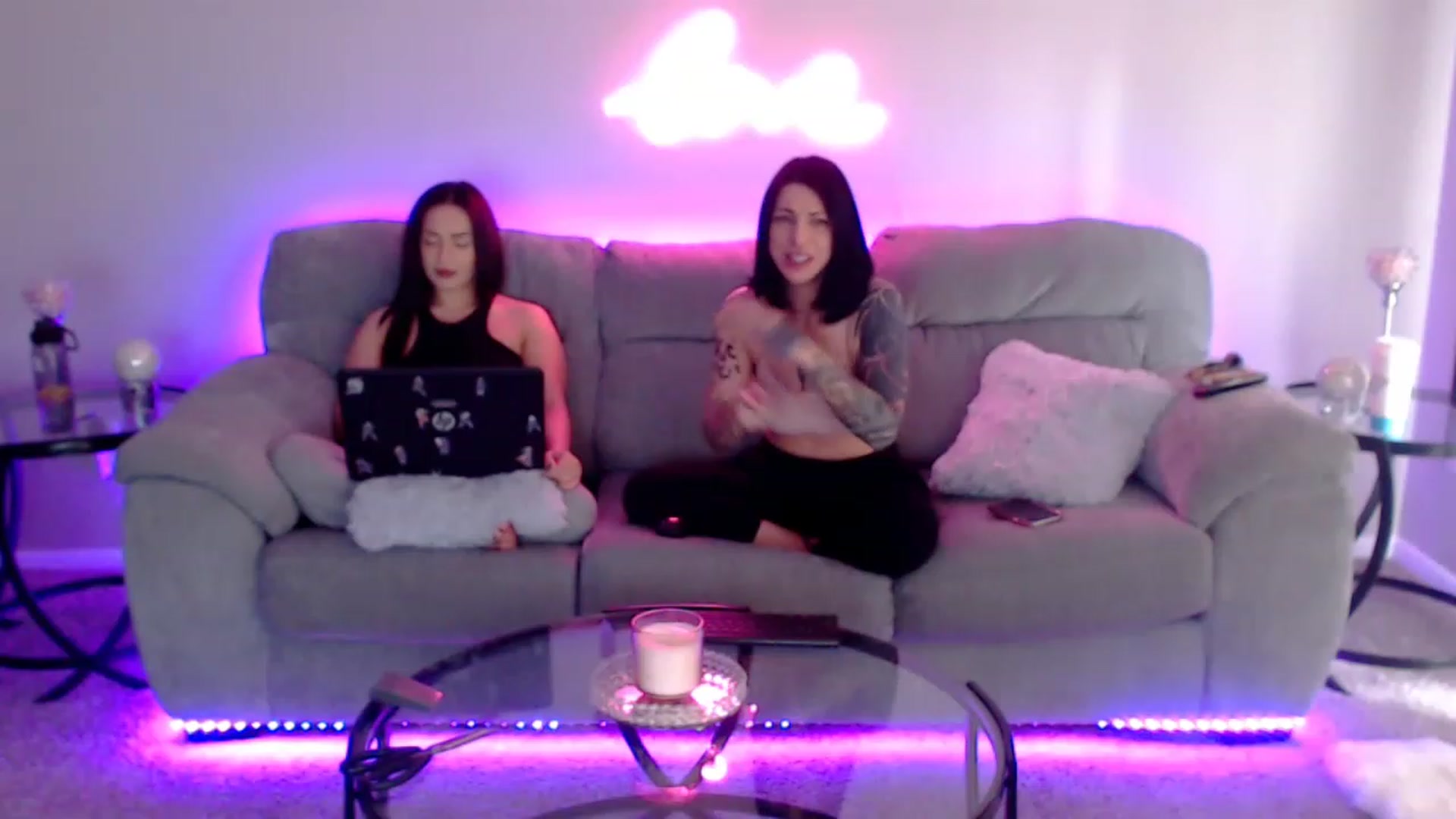 Gallery image thumbnail from KikiKumings's myfreecams stream on, 03/21/2023, 21:12 image 5 of 20