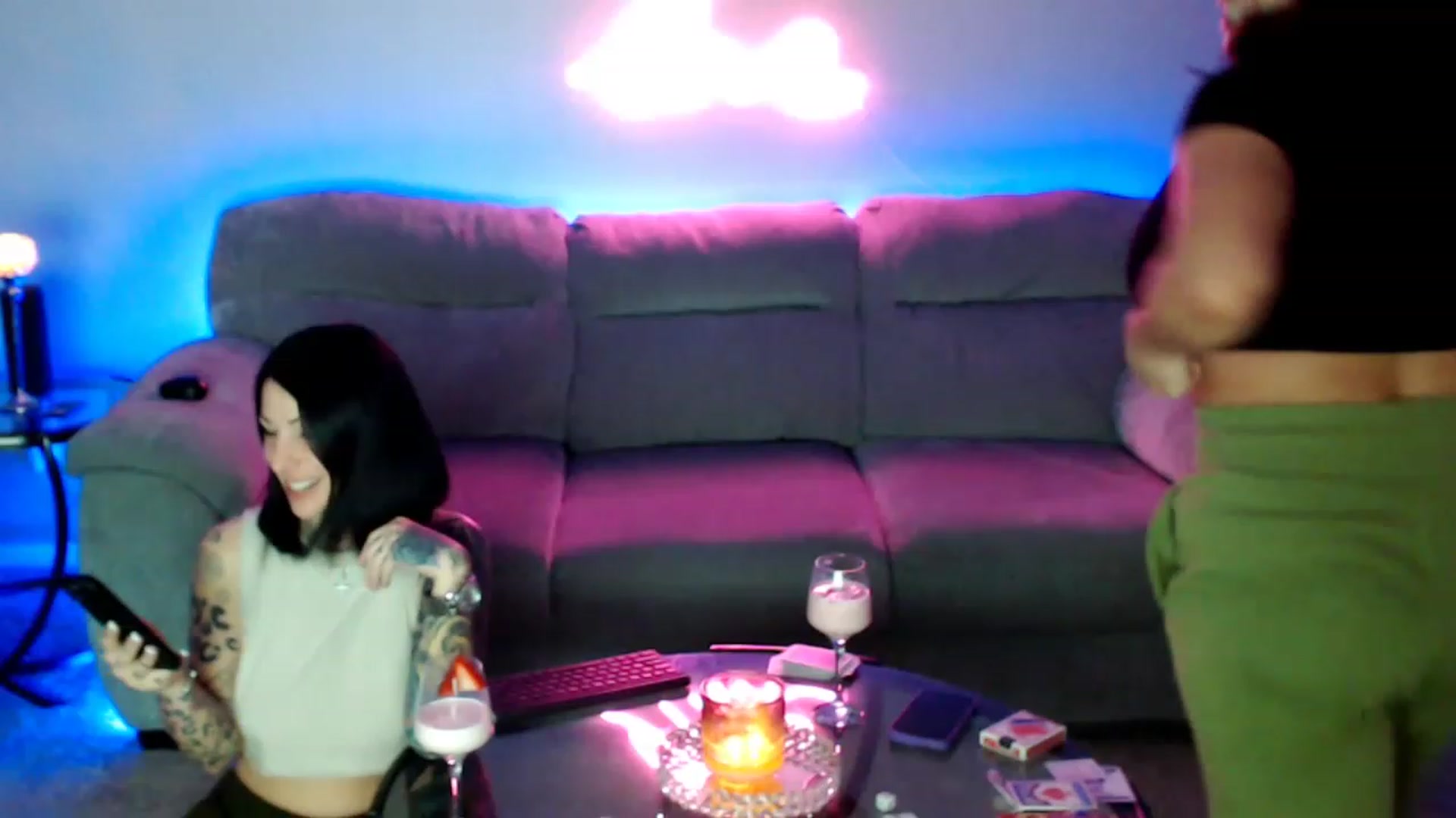 Gallery image thumbnail from KikiKumings's myfreecams stream on, 04/26/2023, 01:56 image 9 of 20