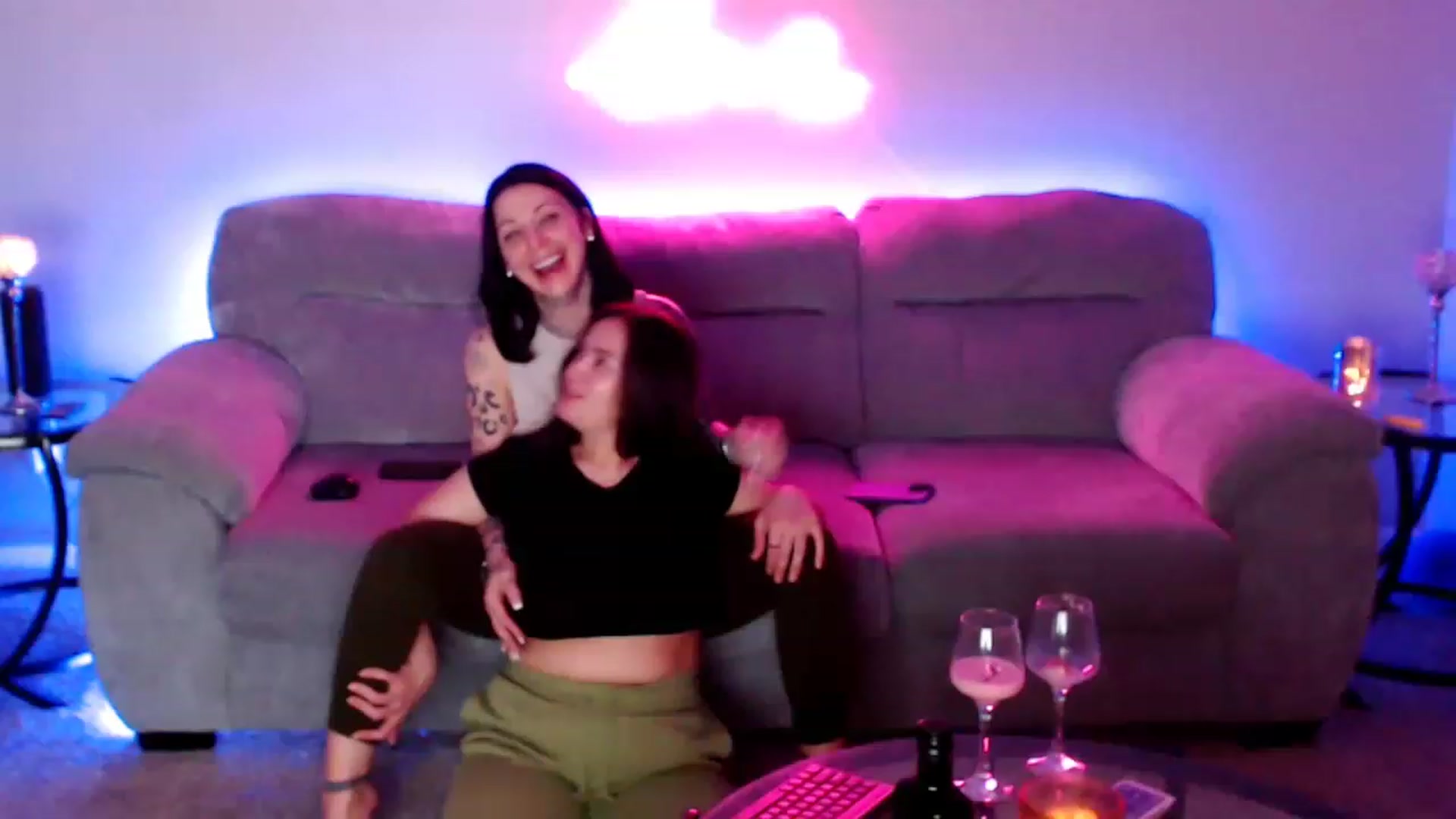 Gallery image thumbnail from KikiKumings's myfreecams stream on, 04/26/2023, 03:01 image 18 of 20