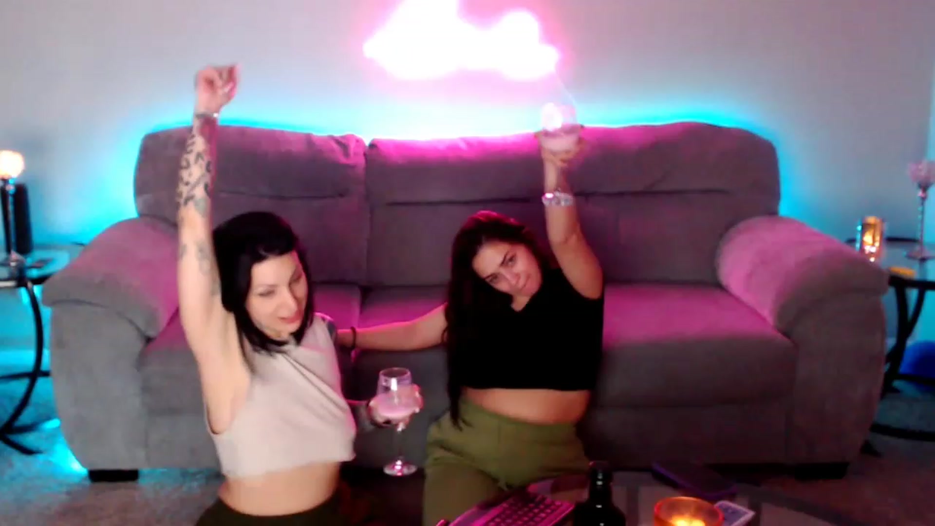 Gallery image thumbnail from KikiKumings's myfreecams stream on, 04/26/2023, 03:01 image 10 of 20