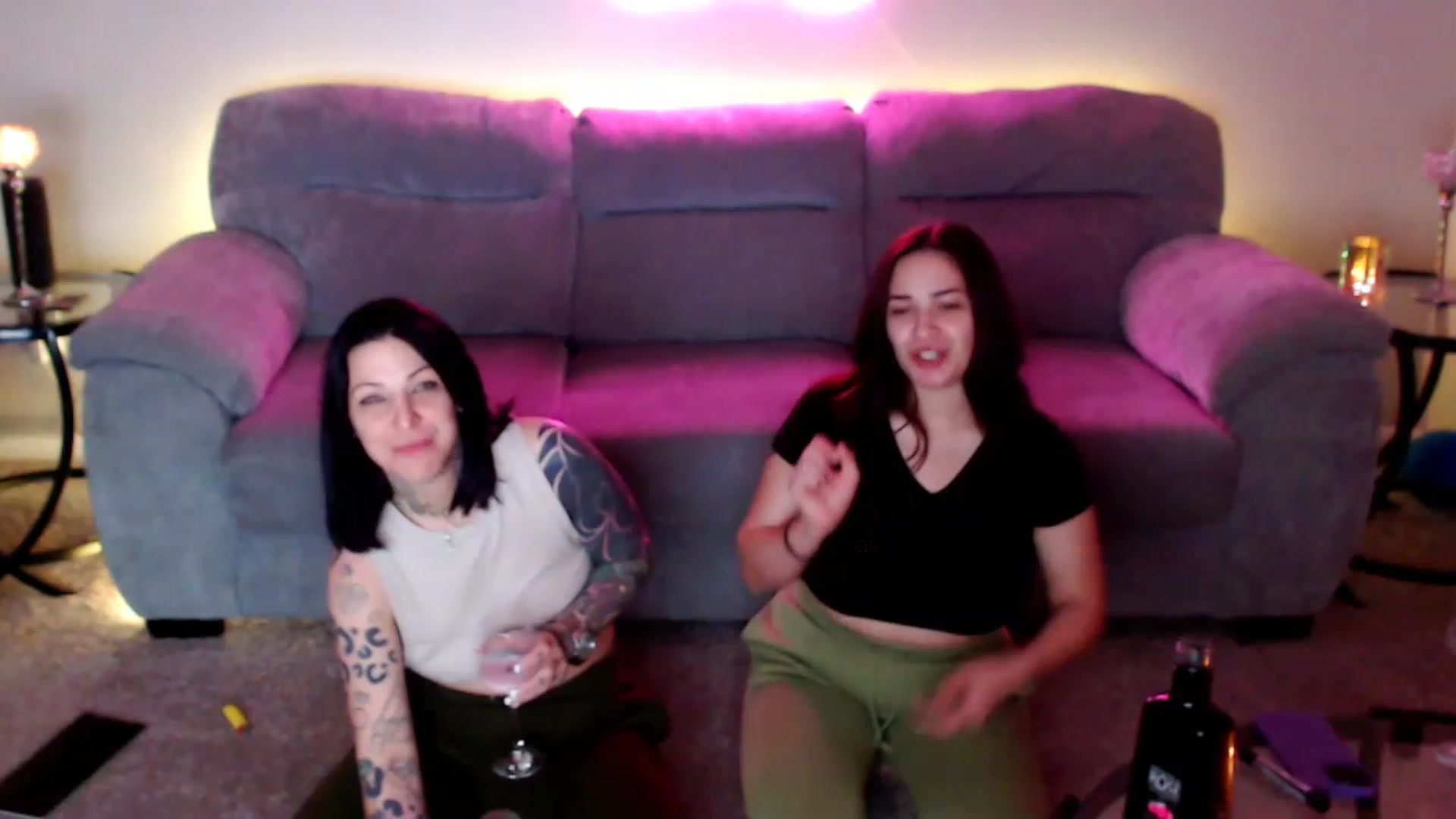 Gallery image thumbnail from KikiKumings's myfreecams stream on, 04/26/2023, 03:38 image 18 of 20