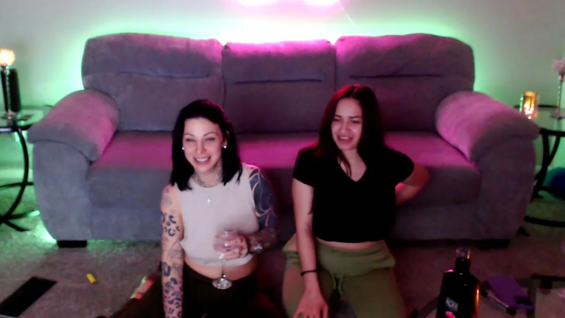 Gallery image thumbnail from KikiKumings's myfreecams stream on, 04/26/2023, 03:38 image 16 of 20