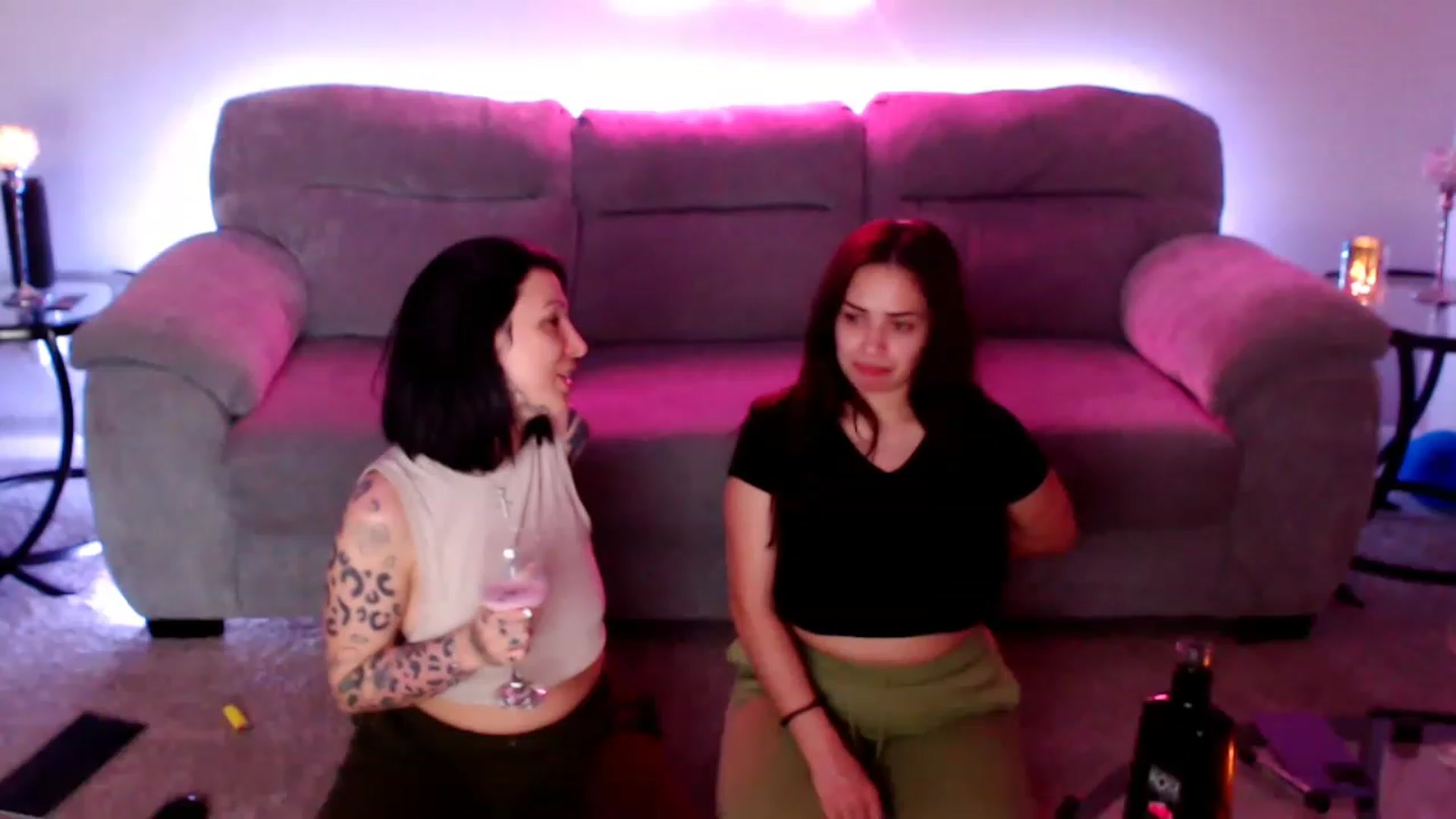 Gallery image thumbnail from KikiKumings's myfreecams stream on, 04/26/2023, 03:38 image 15 of 20