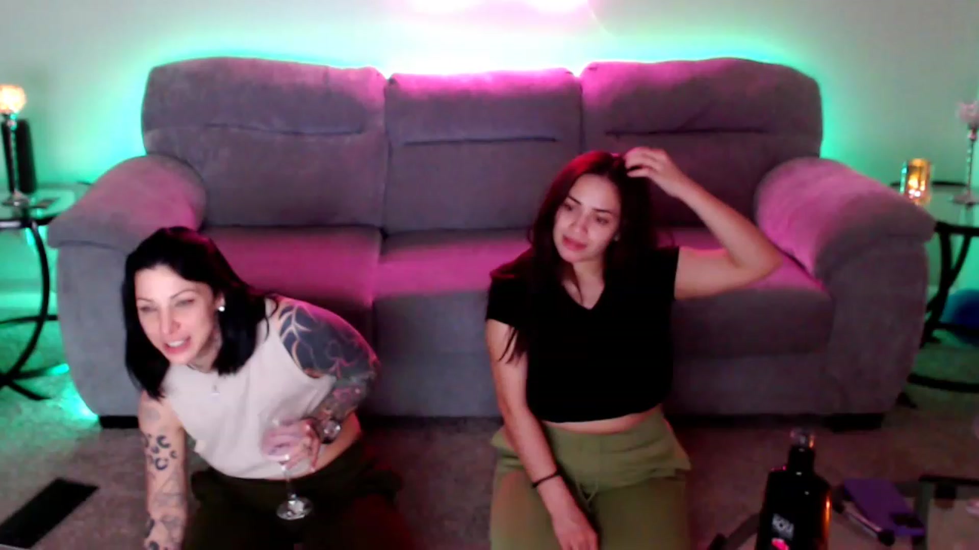 Gallery image thumbnail from KikiKumings's myfreecams stream on, 04/26/2023, 03:38 image 14 of 20