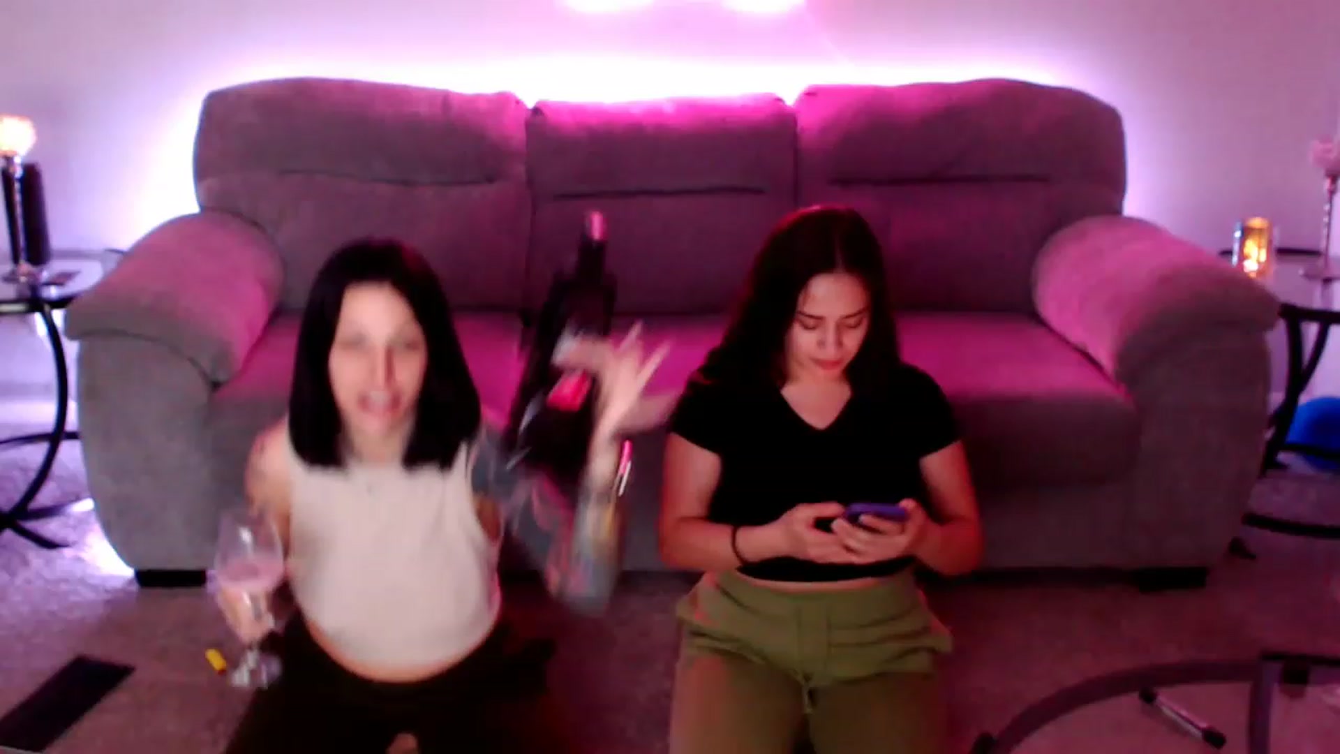 Gallery image thumbnail from KikiKumings's myfreecams stream on, 04/26/2023, 03:38 image 13 of 20