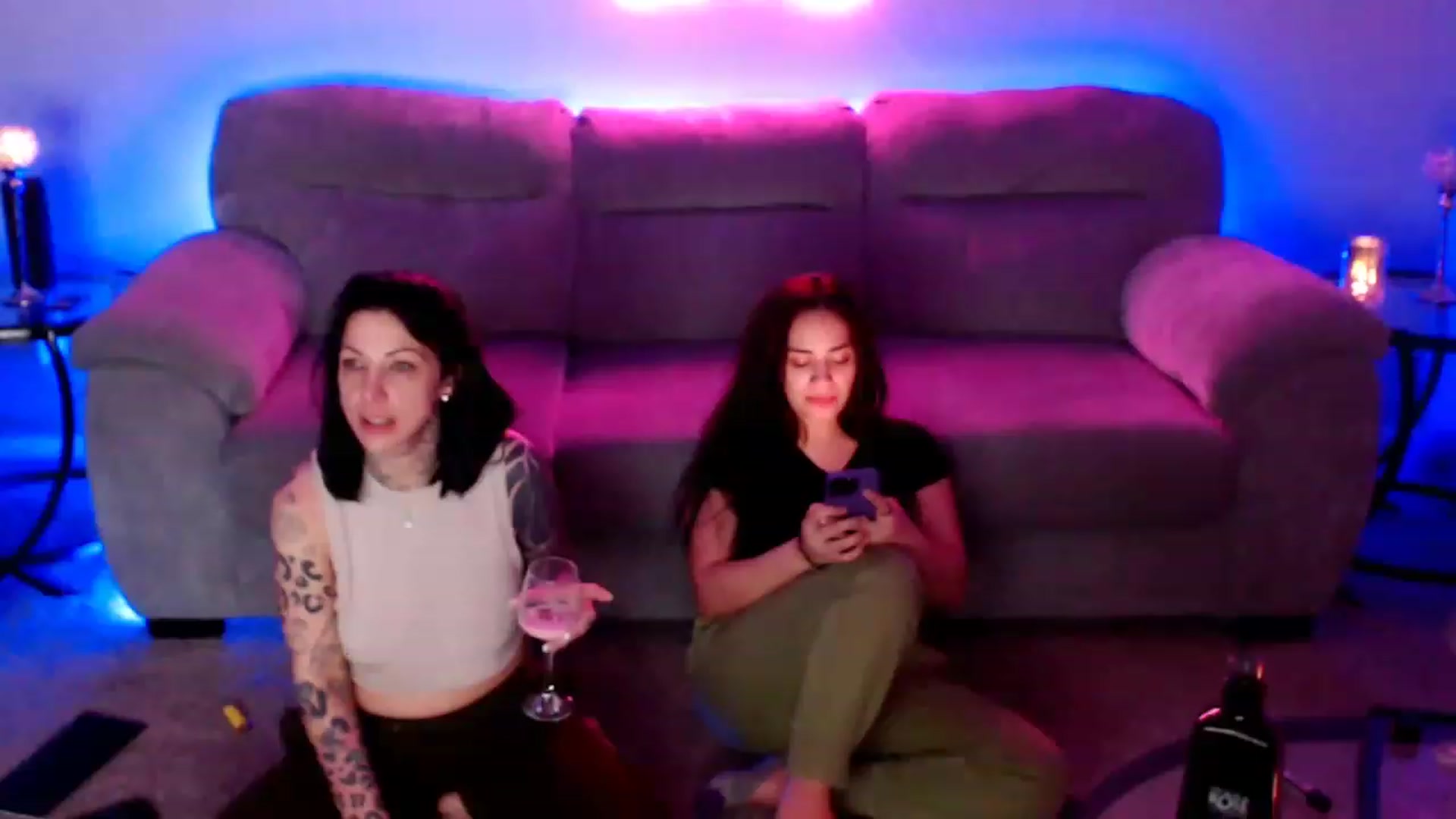 Gallery image thumbnail from KikiKumings's myfreecams stream on, 04/26/2023, 03:38 image 6 of 20