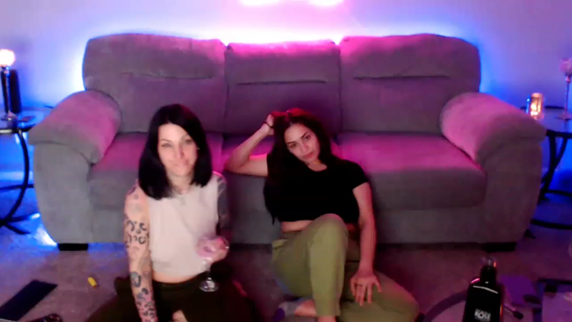 Gallery image thumbnail from KikiKumings's myfreecams stream on, 04/26/2023, 03:38 image 4 of 20