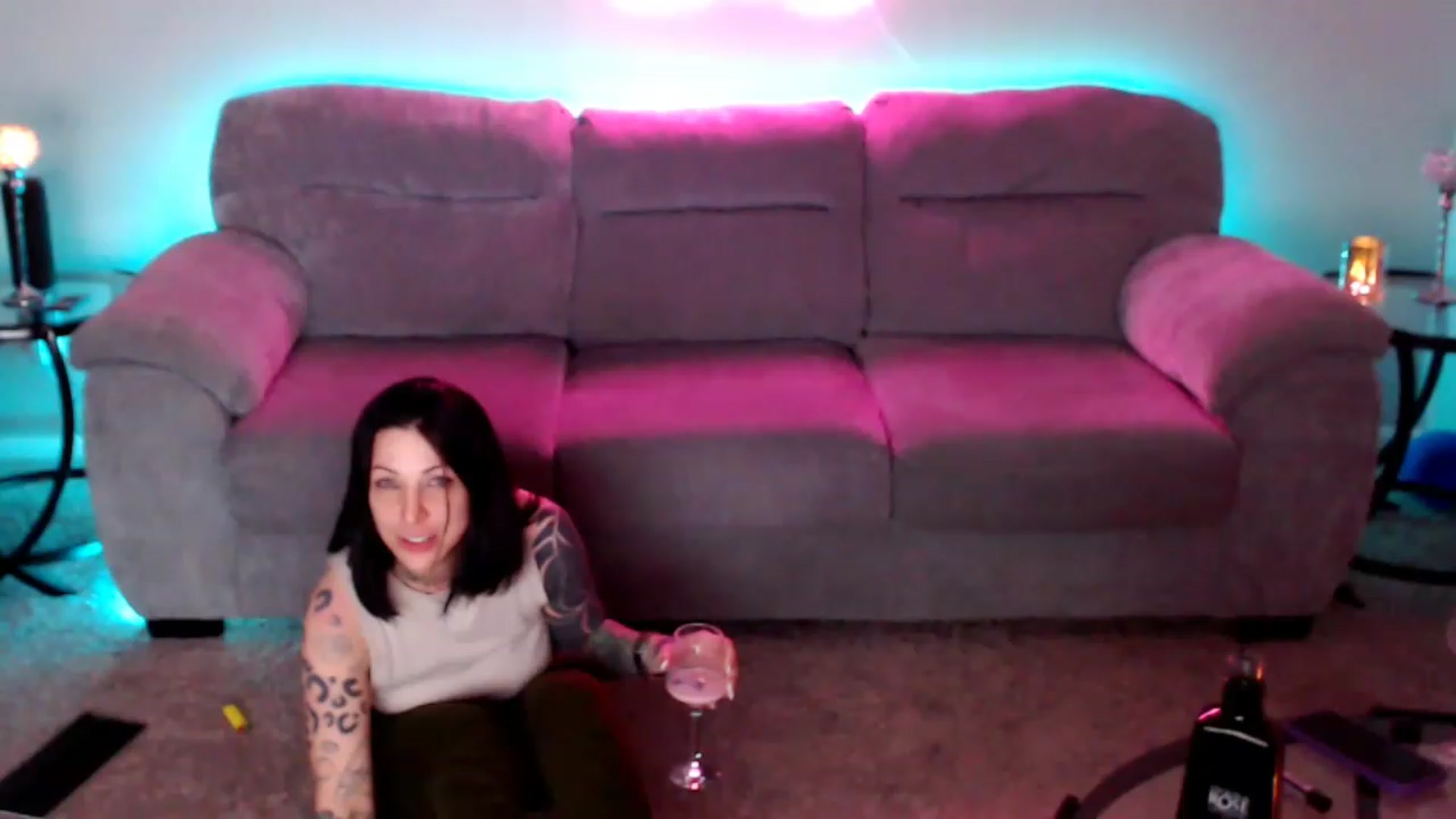 Gallery image thumbnail from KikiKumings's myfreecams stream on, 04/26/2023, 03:38 image 12 of 20