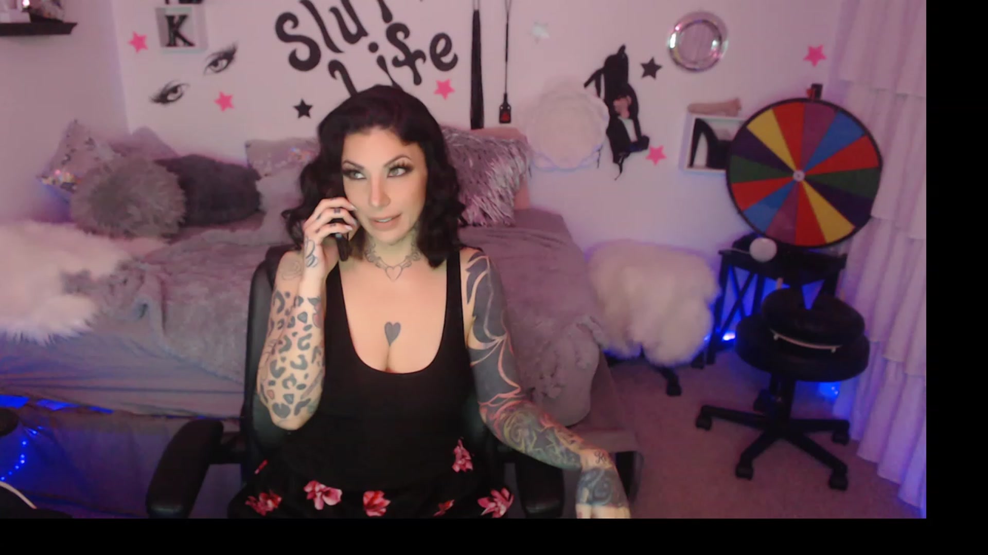 Gallery image thumbnail from KikiKumings's myfreecams stream on, 12/11/2023, 20:08 image 14 of 20