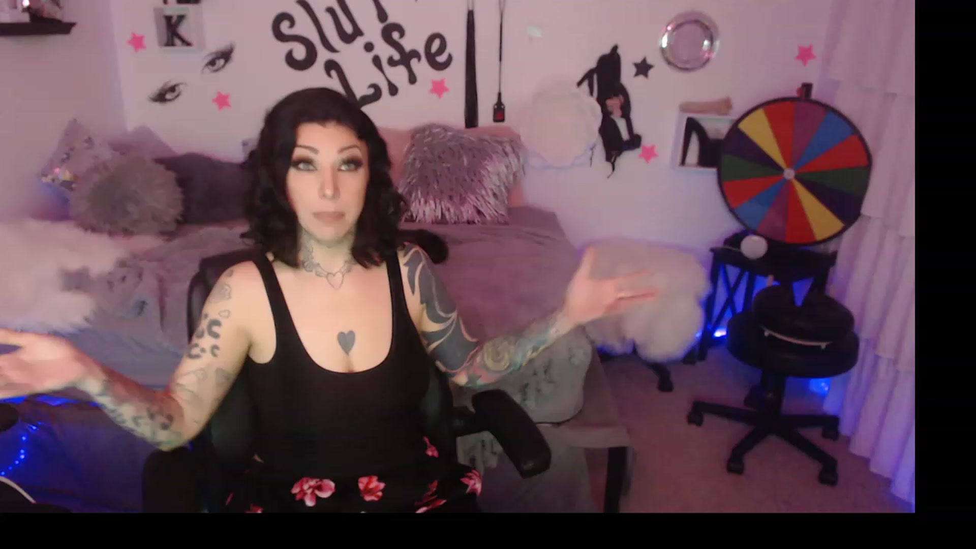 Gallery image thumbnail from KikiKumings's myfreecams stream on, 12/11/2023, 20:08 image 11 of 20