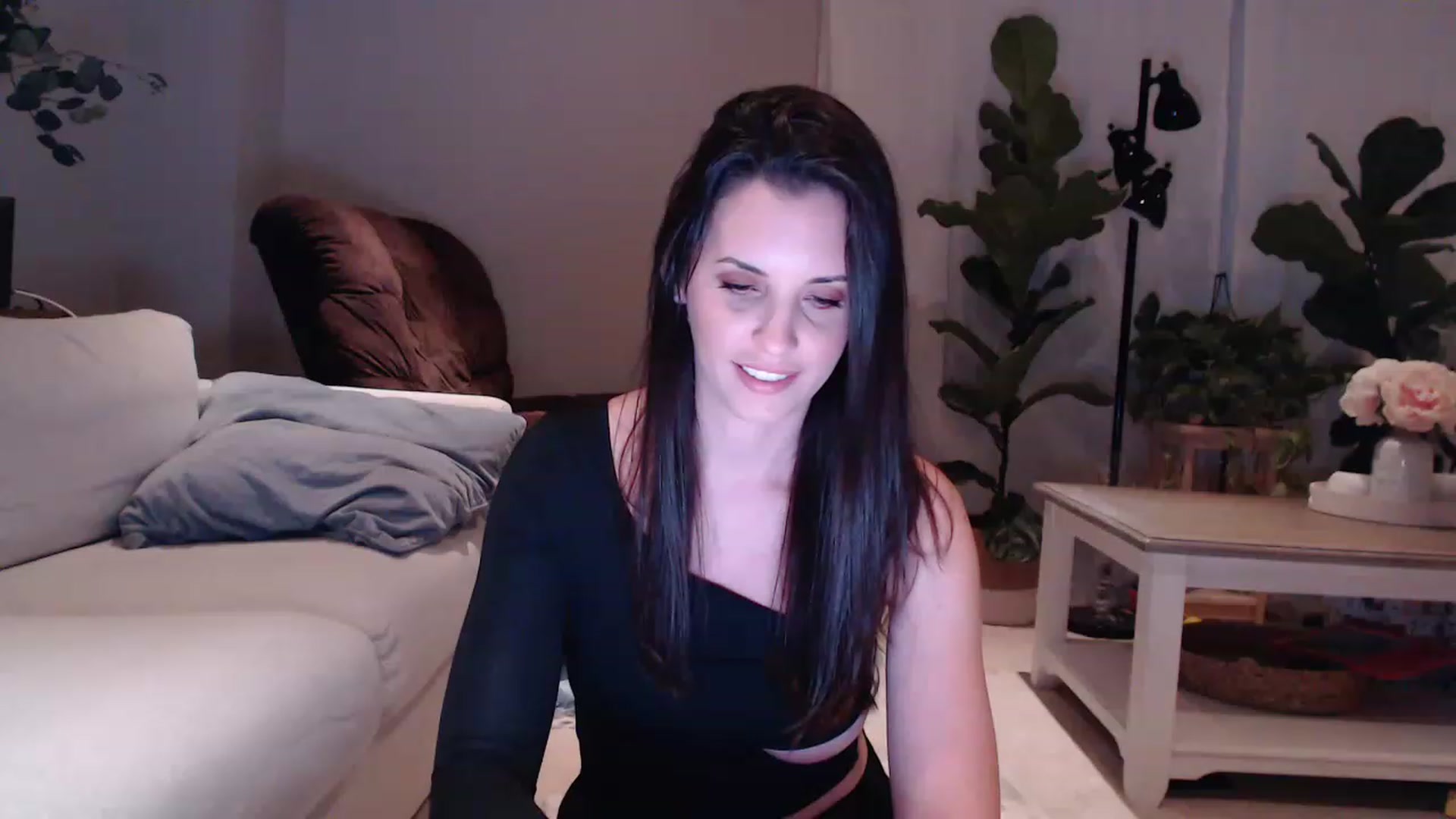 Gallery image thumbnail from KikiLongLegs's myfreecams stream on, 02/06/2023, 04:26 image 17 of 20