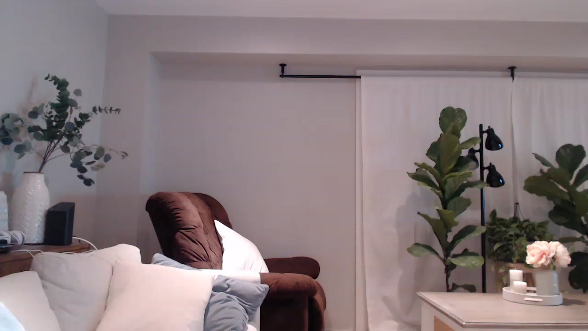 Gallery image thumbnail from KikiLongLegs's myfreecams stream on, 02/16/2023, 05:21 image 16 of 20