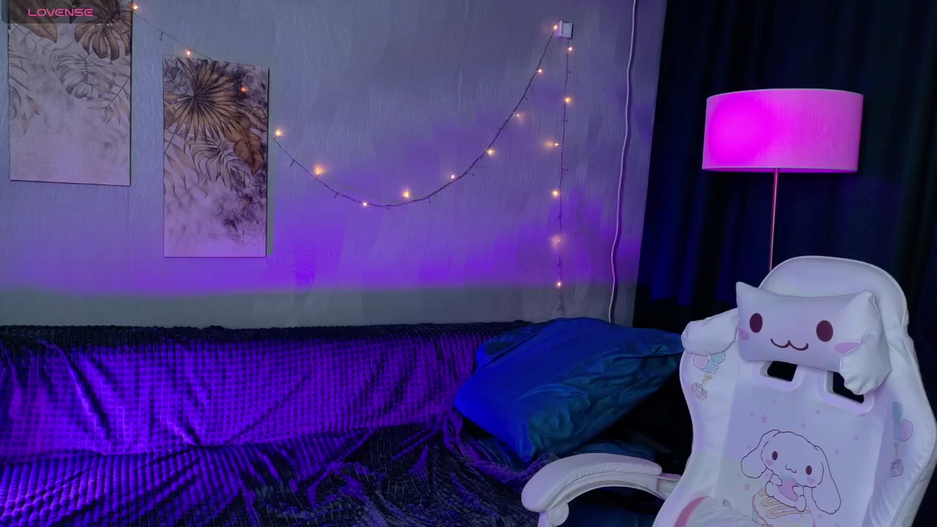 Gallery image thumbnail from KikiMoor's myfreecams stream on, 12/04/2025, 10:07 image 20 of 20