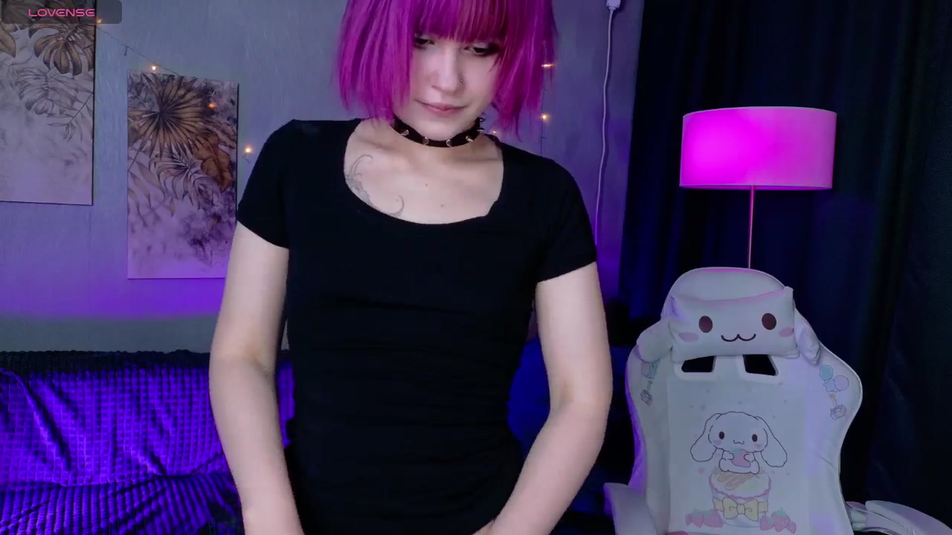 Gallery image thumbnail from KikiMoor's myfreecams stream on, 12/04/2025, 10:07 image 12 of 20