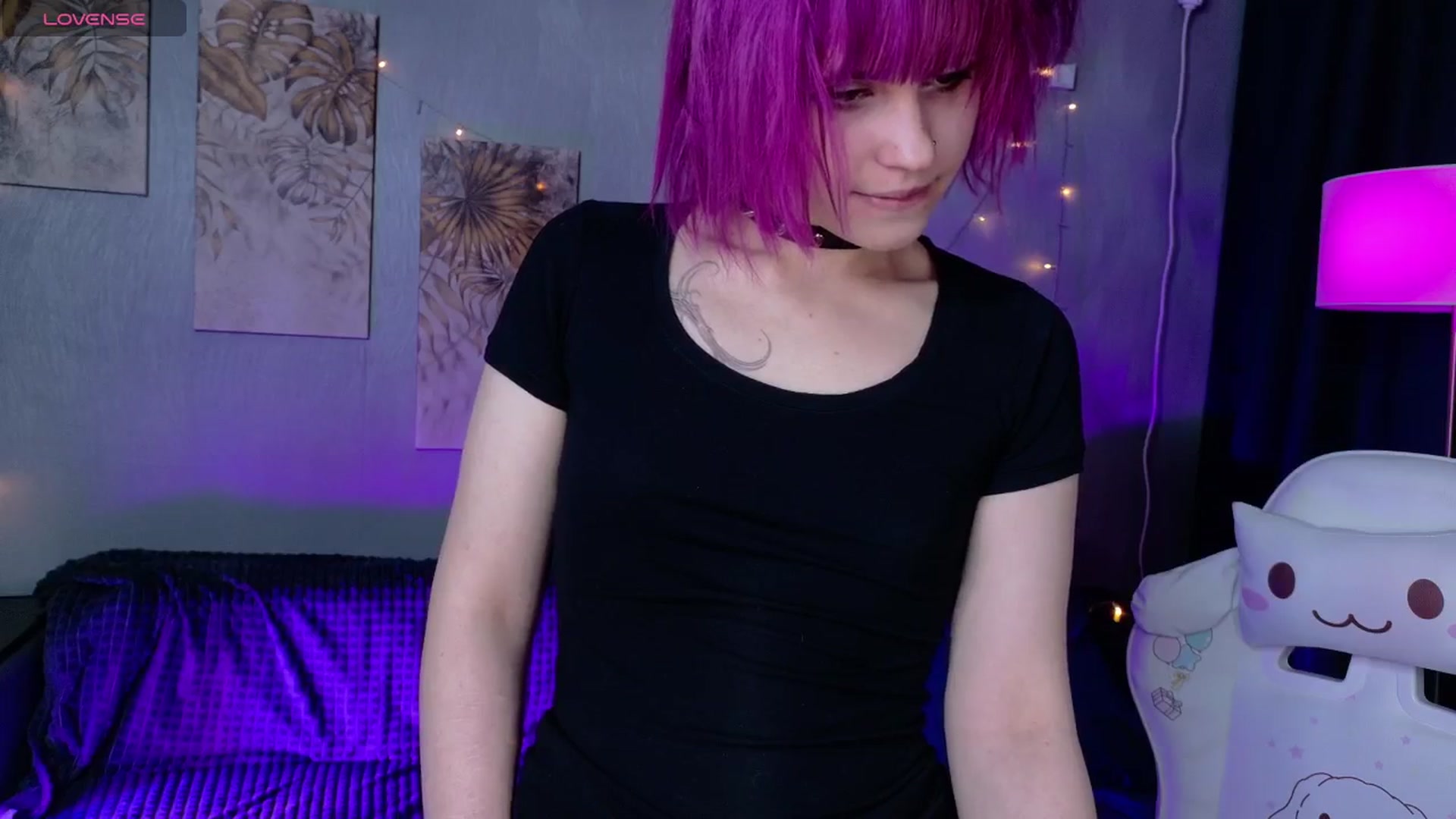 Gallery image thumbnail from KikiMoor's myfreecams stream on, 12/04/2025, 14:38 image 3 of 20