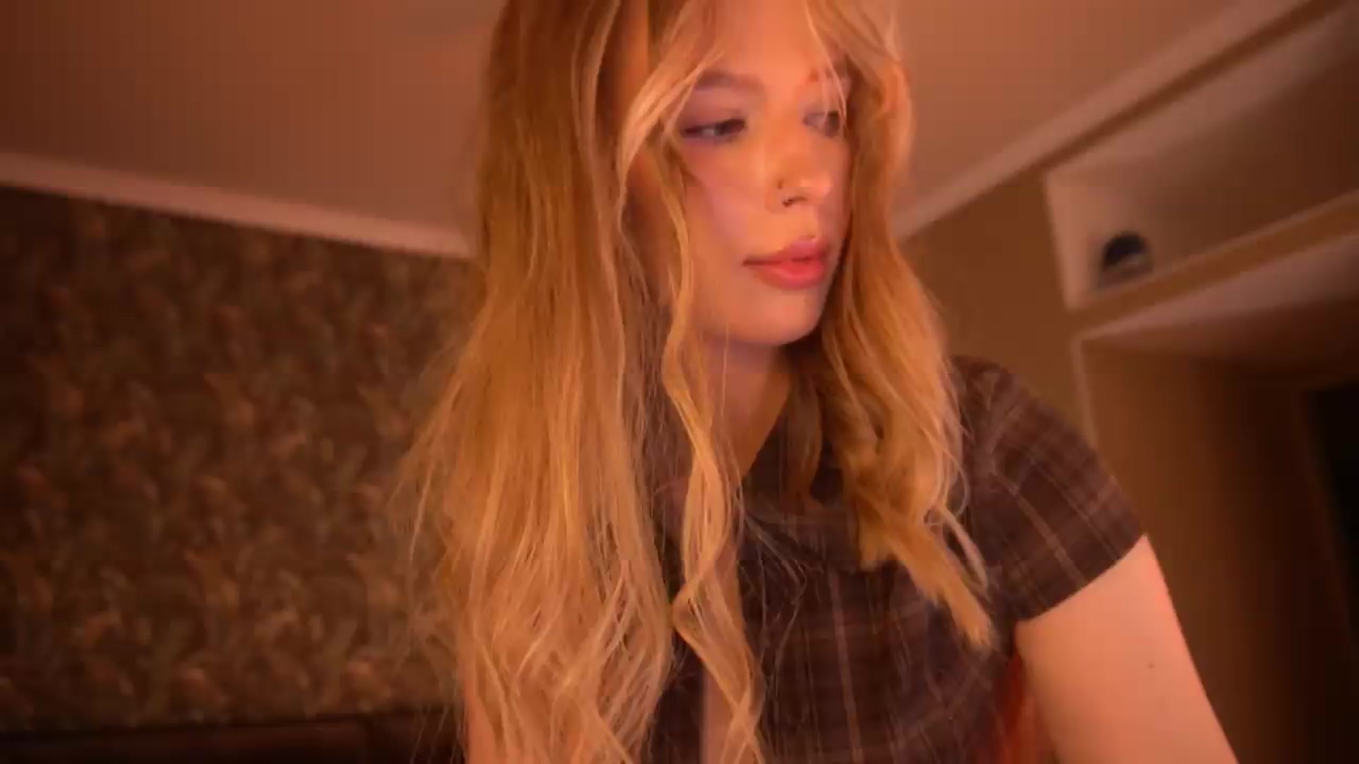 Gallery image thumbnail from Kiki_Miki's myfreecams stream on, 07/28/2026, 04:47 image 8 of 20