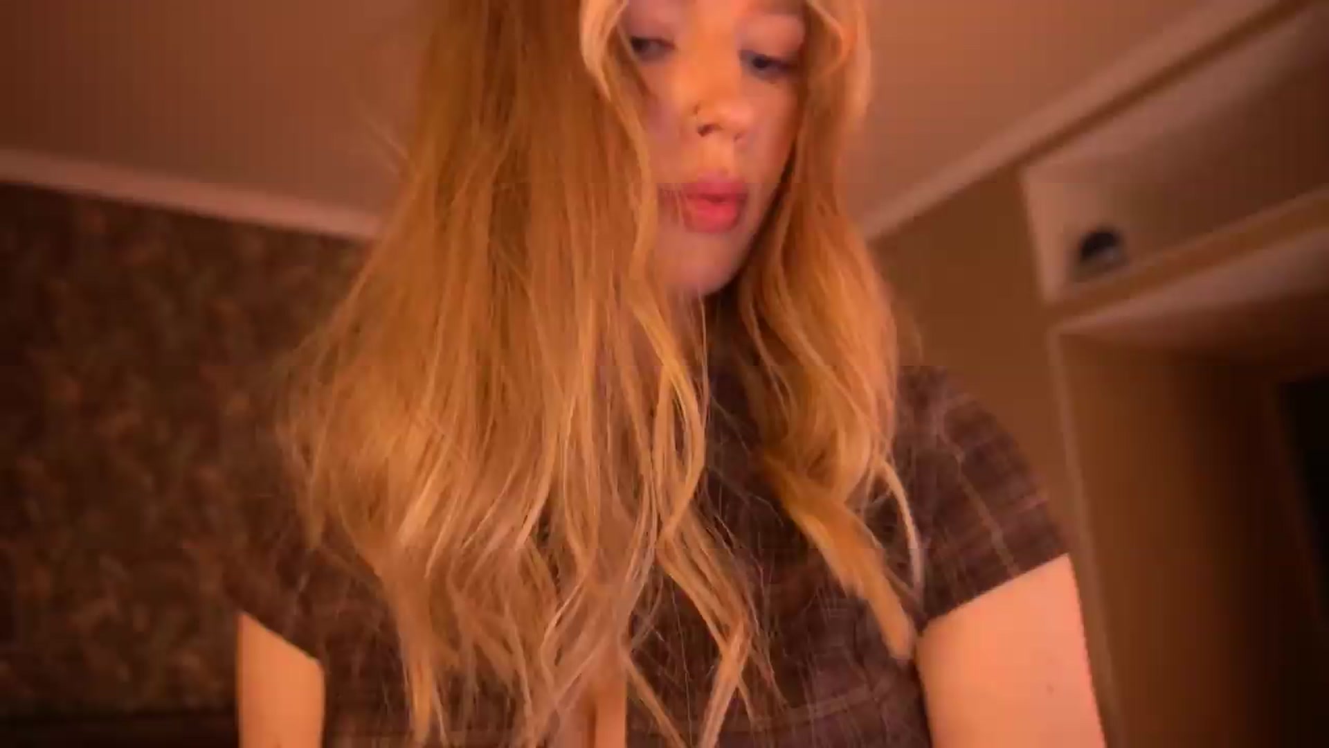 Gallery image thumbnail from Kiki_Miki's myfreecams stream on, 07/28/2026, 04:47 image 1 of 20