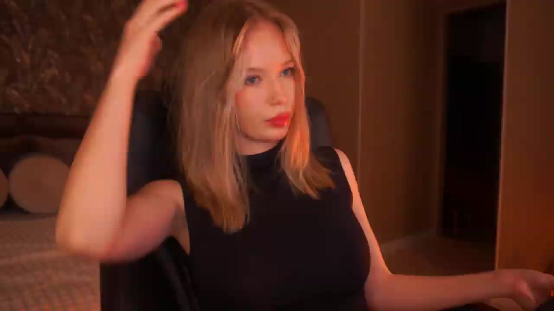 Gallery image thumbnail from Kiki_Miki's myfreecams stream on, 08/14/2026, 03:25 image 9 of 20