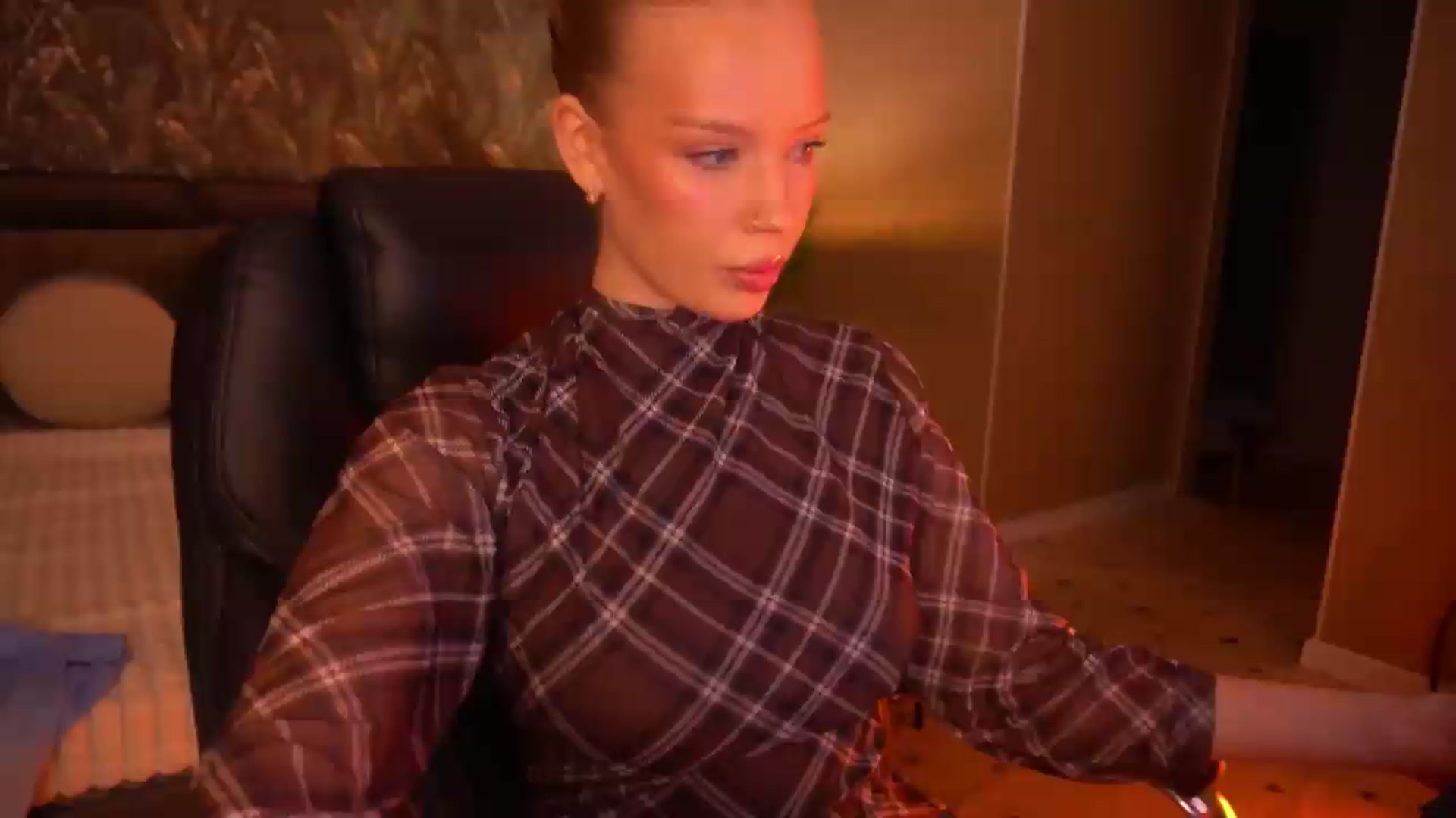 Gallery image thumbnail from Kiki_Miki's myfreecams stream on, 08/16/2026, 02:22 image 12 of 20