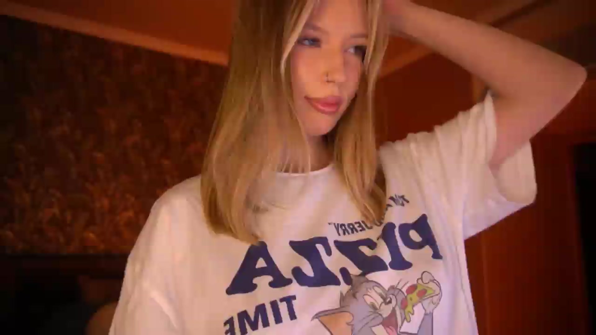 Gallery image thumbnail from Kiki_Miki's myfreecams stream on, 08/19/2026, 03:59 image 12 of 20