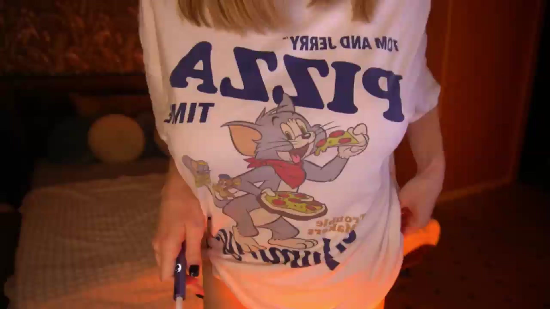 Gallery image thumbnail from Kiki_Miki's myfreecams stream on, 08/19/2026, 03:59 image 11 of 20