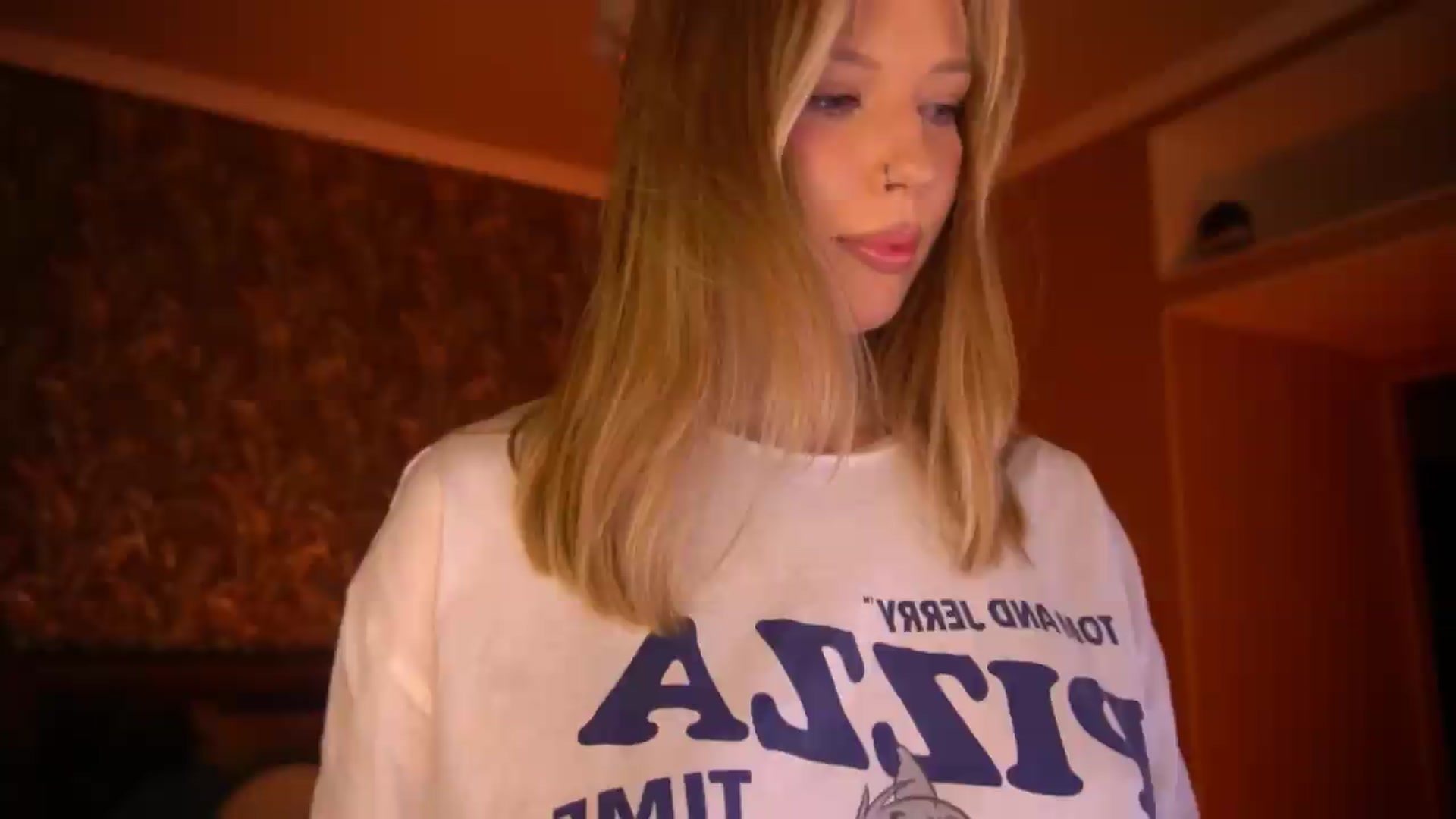 Gallery image thumbnail from Kiki_Miki's myfreecams stream on, 08/19/2026, 03:59 image 9 of 20