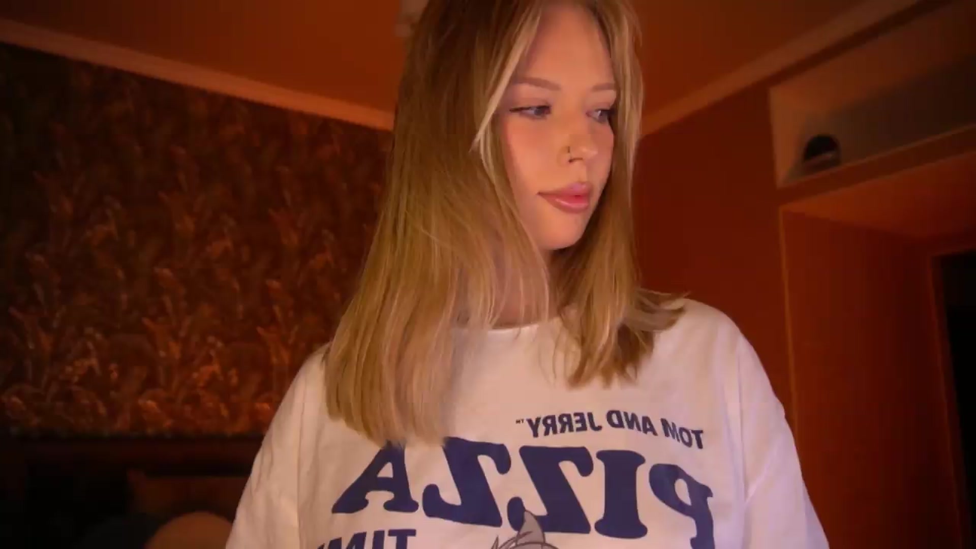 Gallery image thumbnail from Kiki_Miki's myfreecams stream on, 08/19/2026, 03:59 image 10 of 20