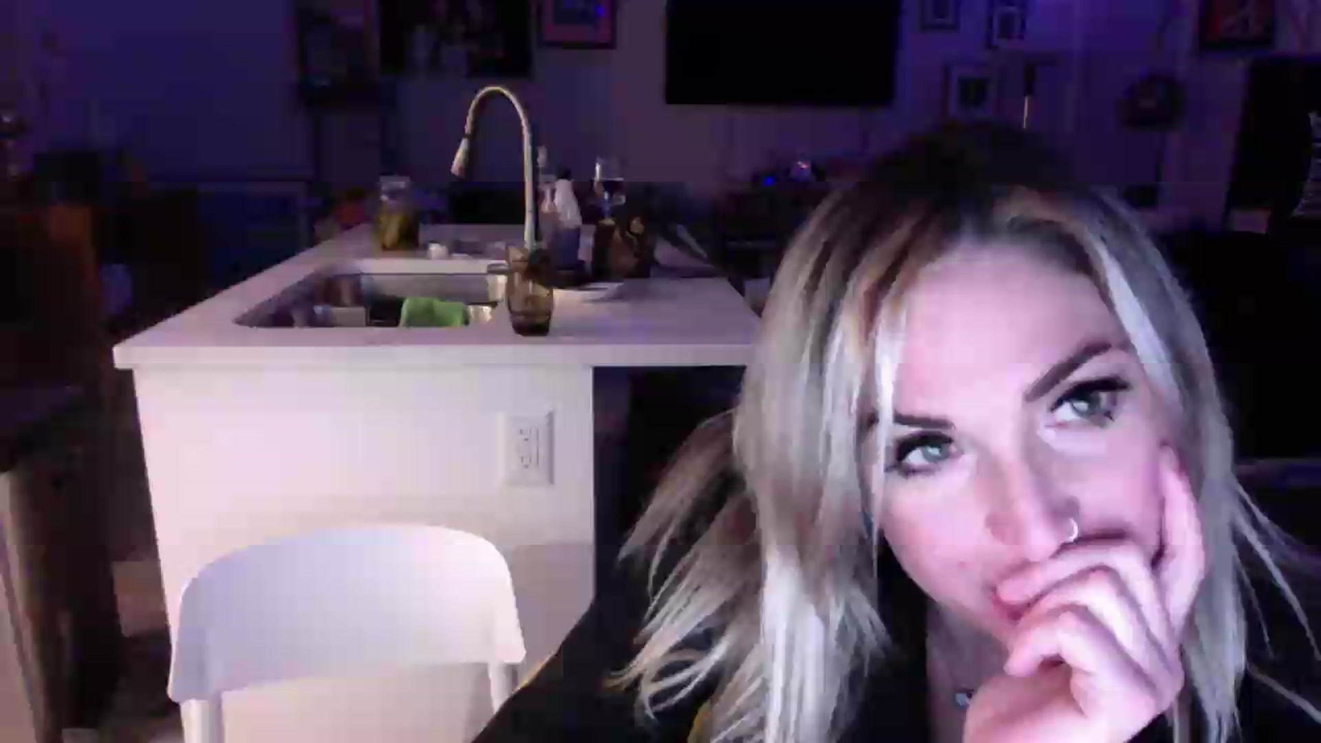 Gallery image thumbnail from Kiki_VonFleet's myfreecams stream on, 07/11/2026, 08:32 image 9 of 20